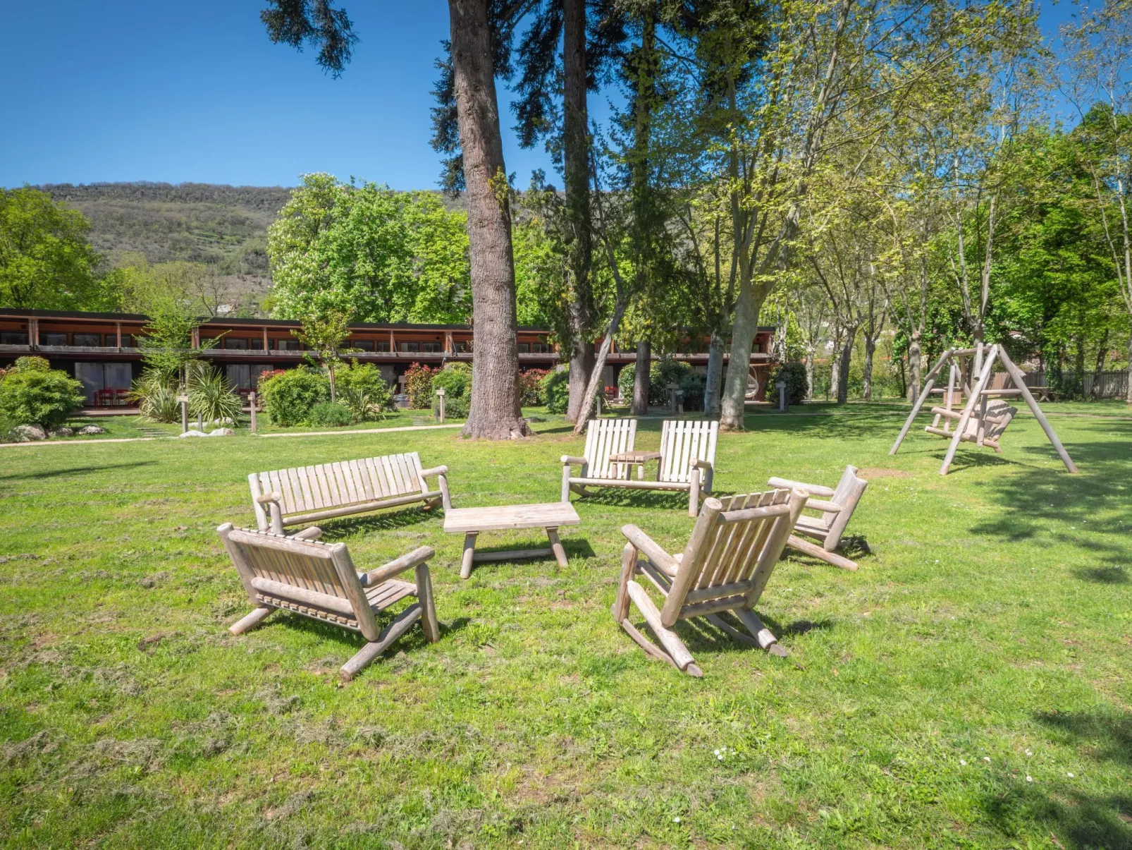 Ecolodge 4 pers mit Spa-Draußen