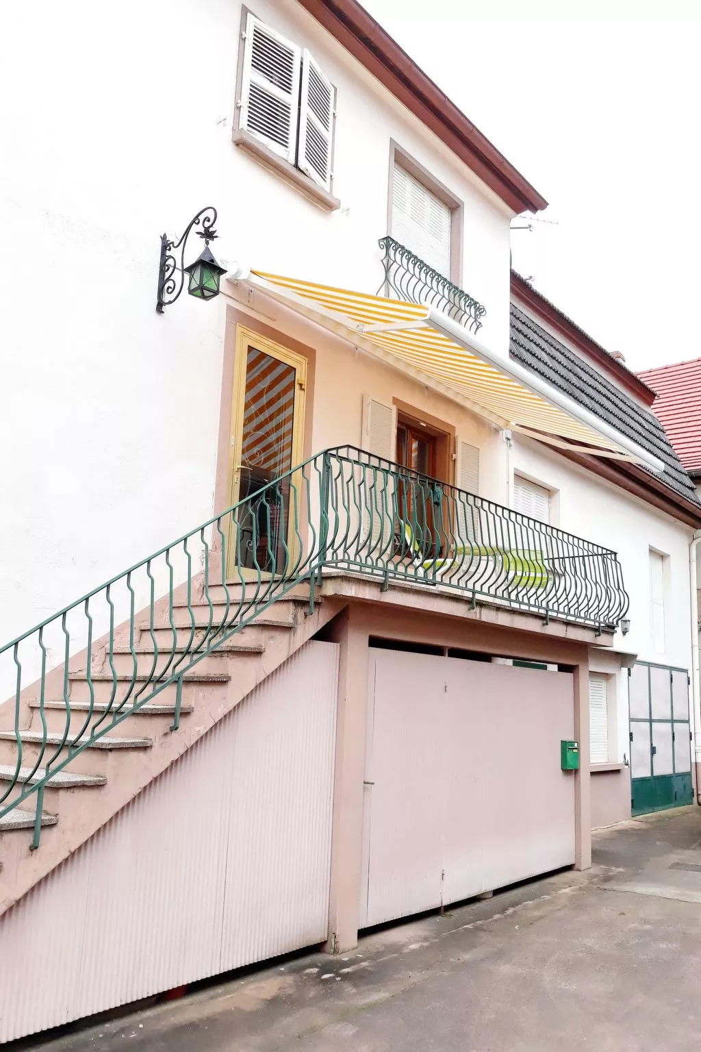 "Gite du forgeron" (Schmiedehaus)-Draußen