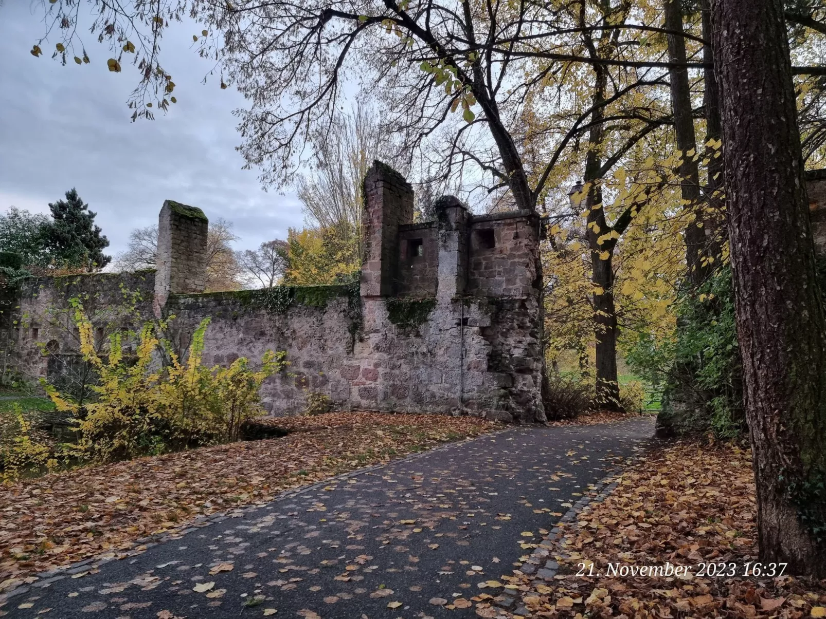 Le Château d'Eau-Outside
