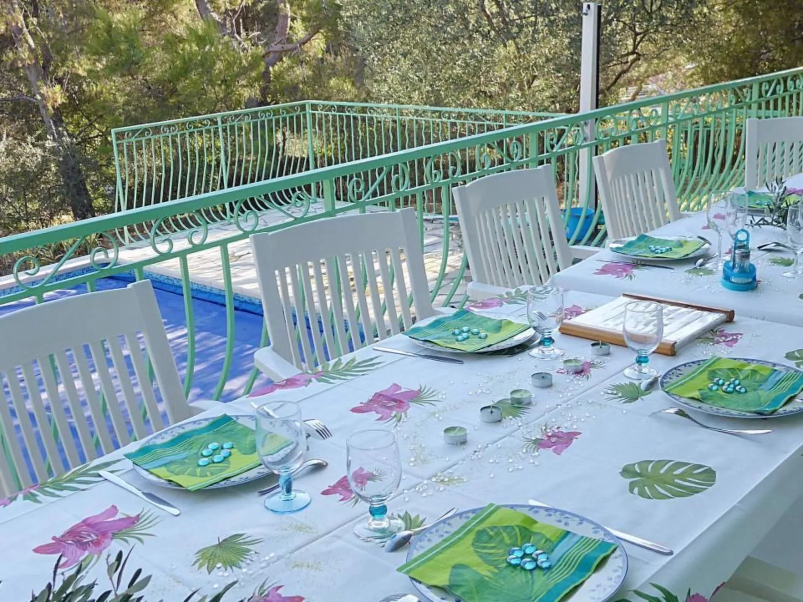 Villa und Pool mit Meerblick nur für Sie-Outside