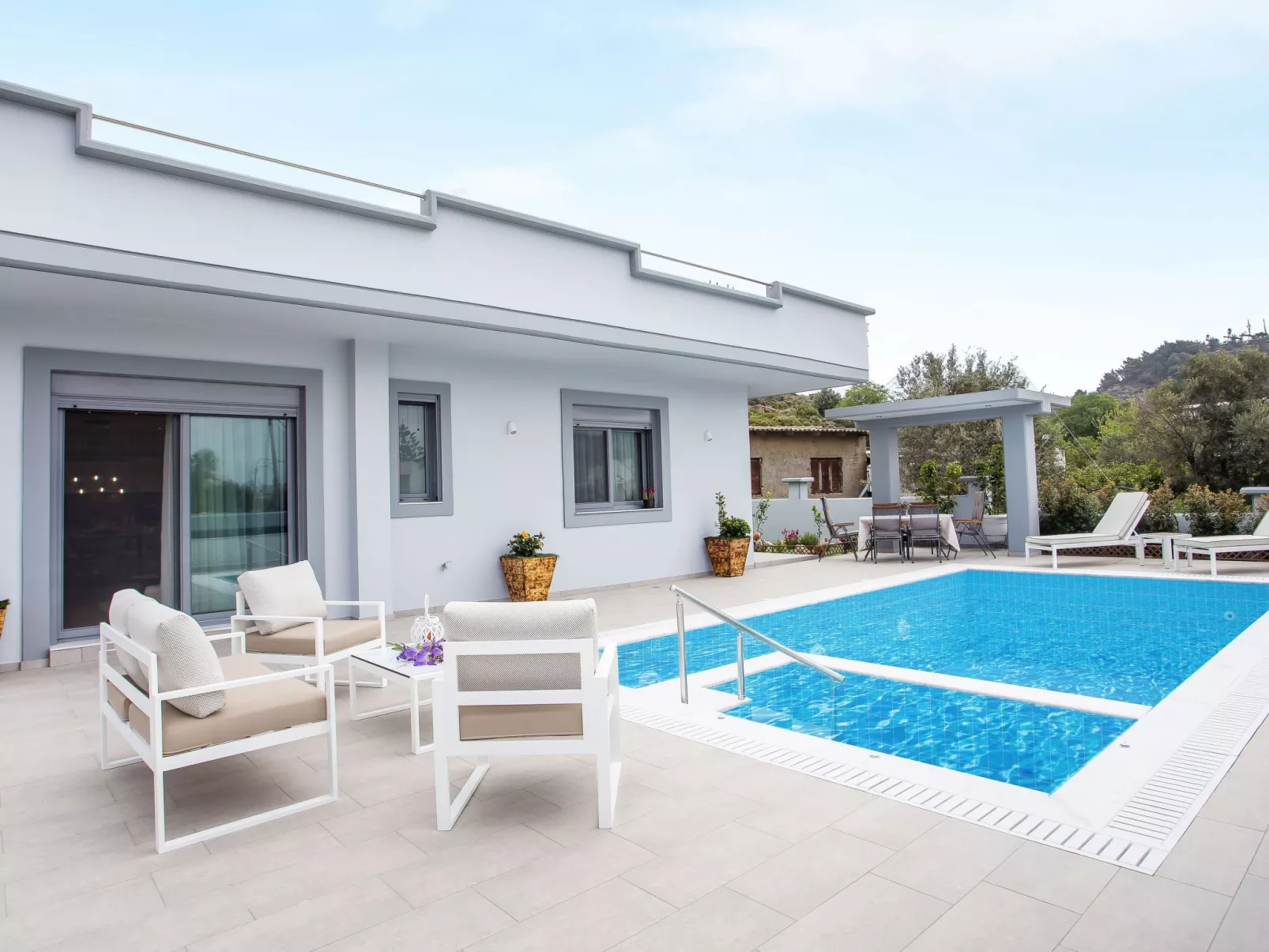 Mit eigenem Garten und Grill-Dehors