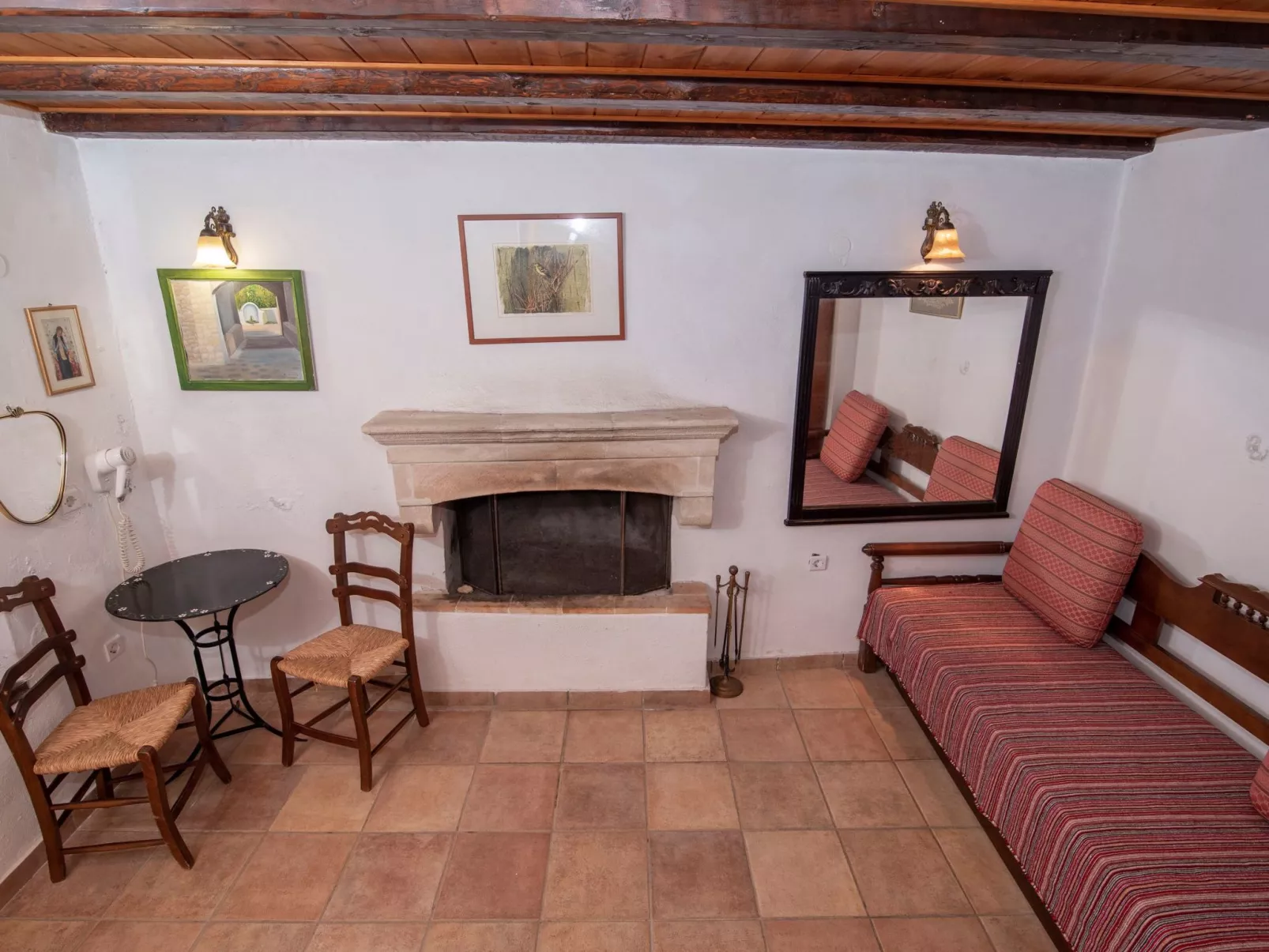 "3BRtraditionelles Haus" im Schloss-Inside