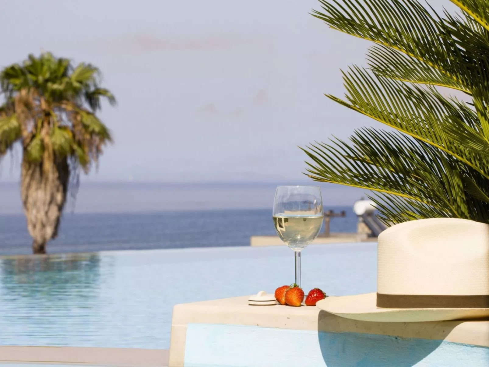 Ferienvilla mit Blick auf das Wasser-Outside