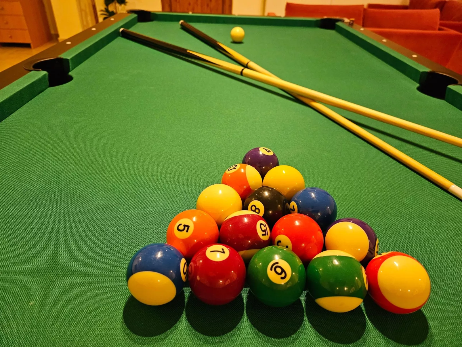 Traditionelle Villa mit privatem Pool-Drinnen