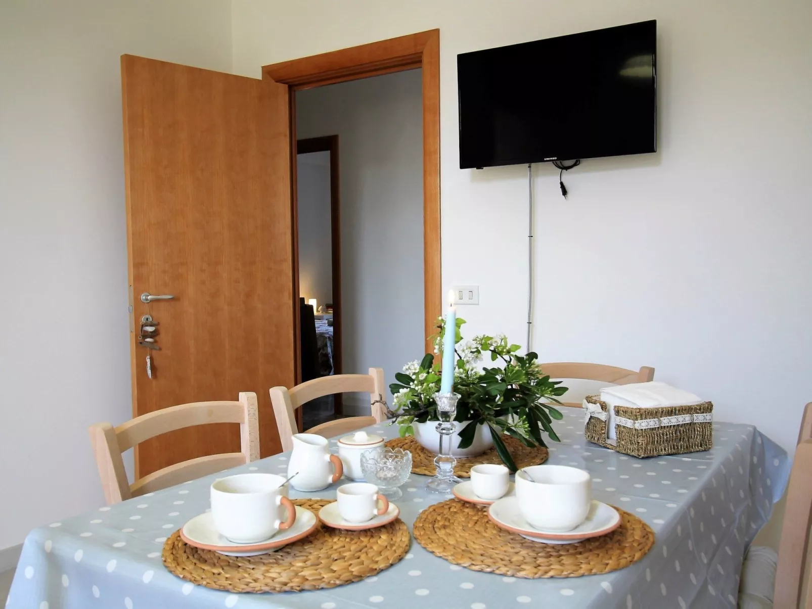 In Pulsano mit Garten-Drinnen