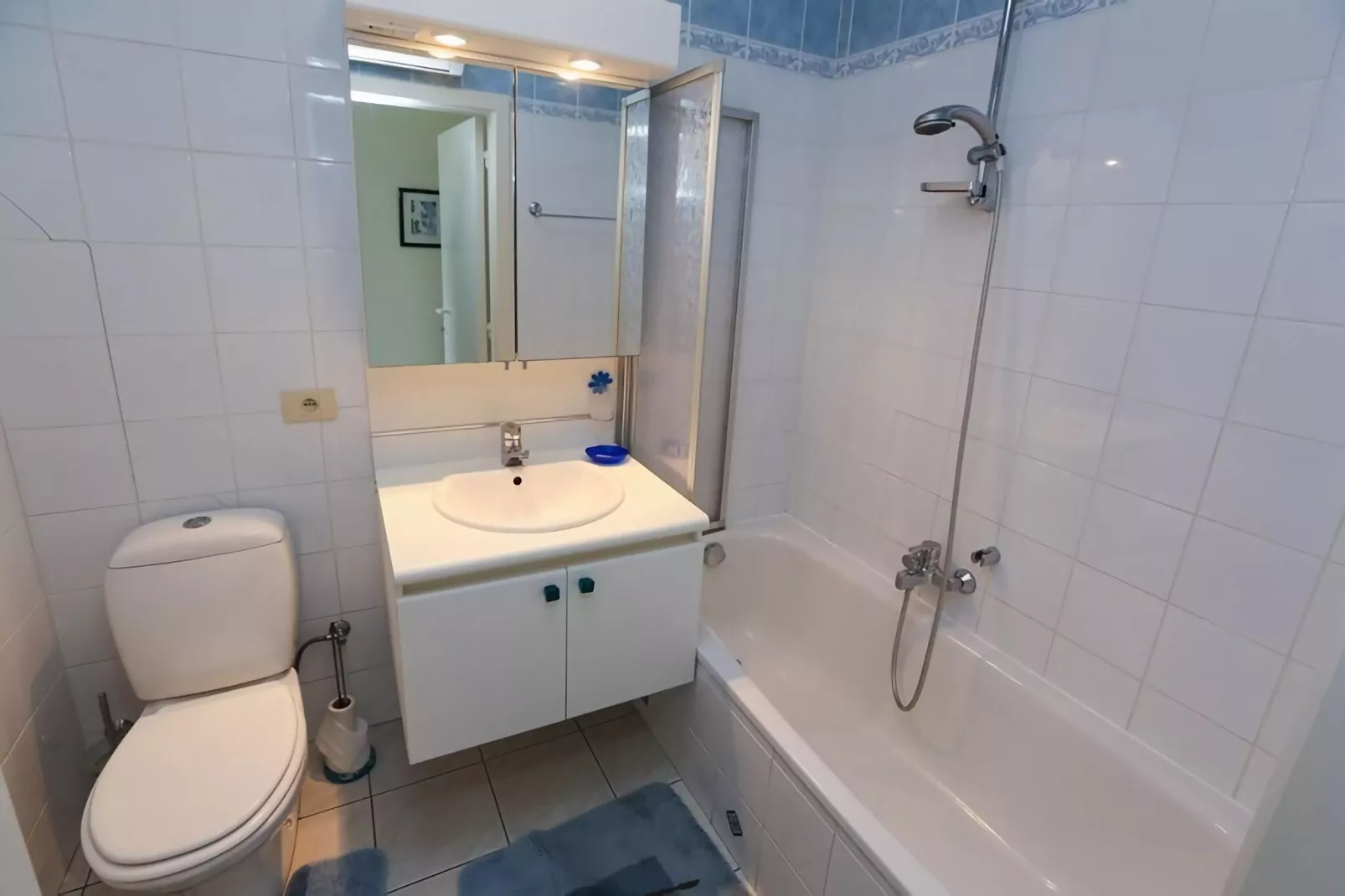 GOLF AZUR BIARRITZ / C03  GAR 3-Bathroom