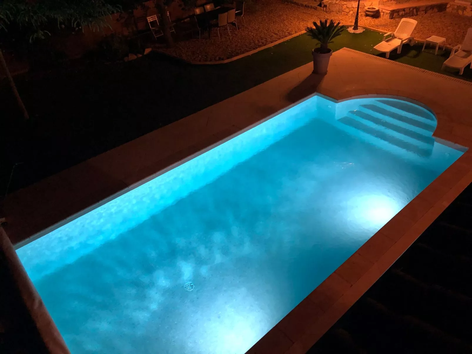 Mit eigenem Pool-Draußen