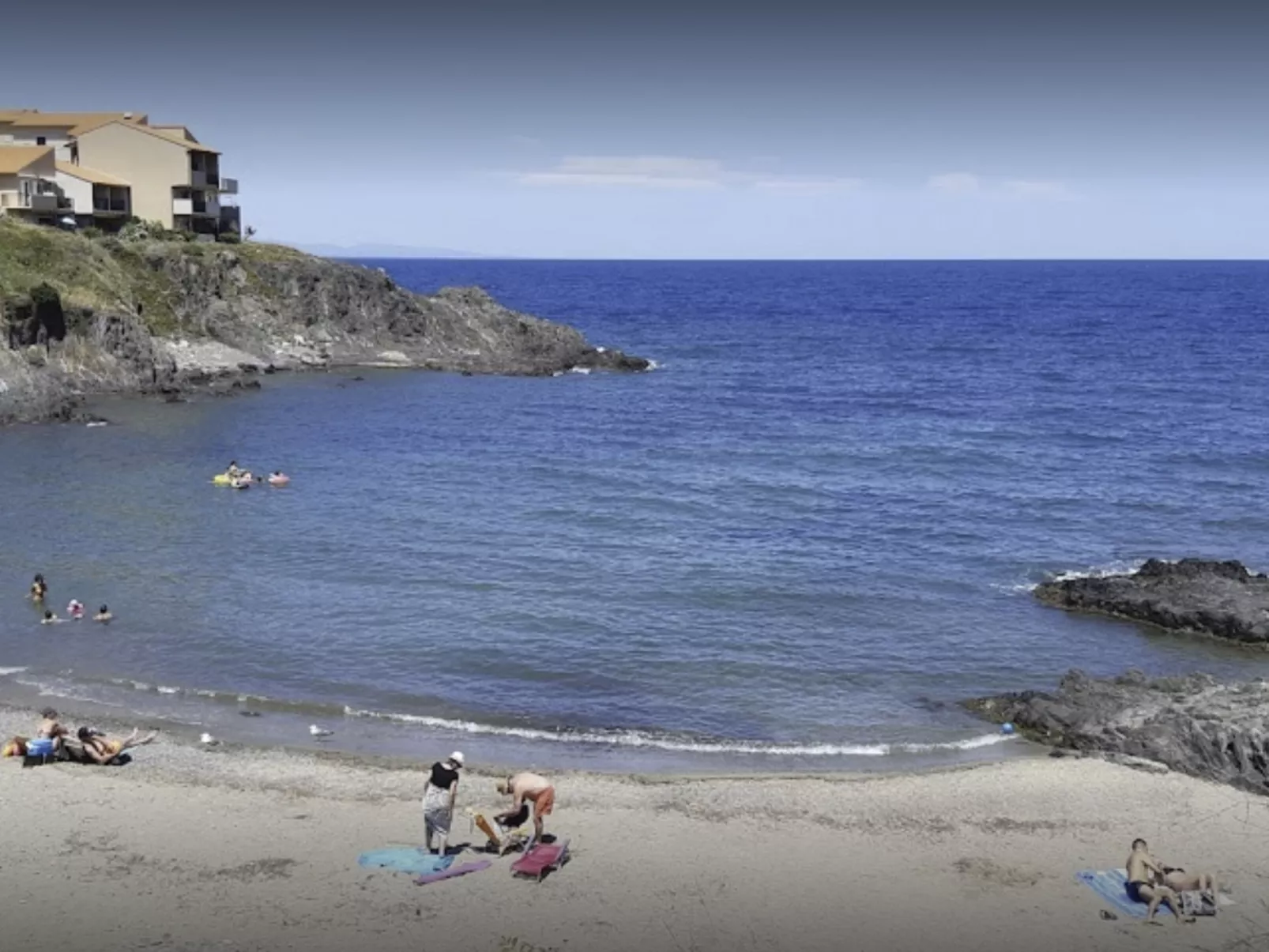 Mit Blick auf das Wasser-Outside