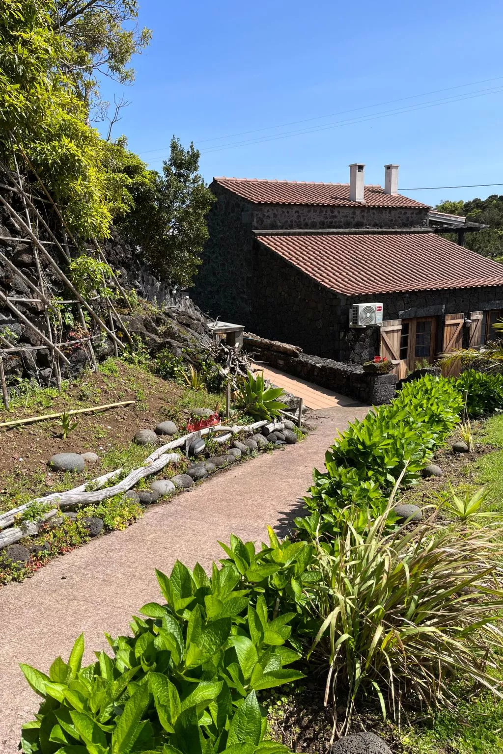 "Vinea Lava" mit Blick auf das Wasser-Outside