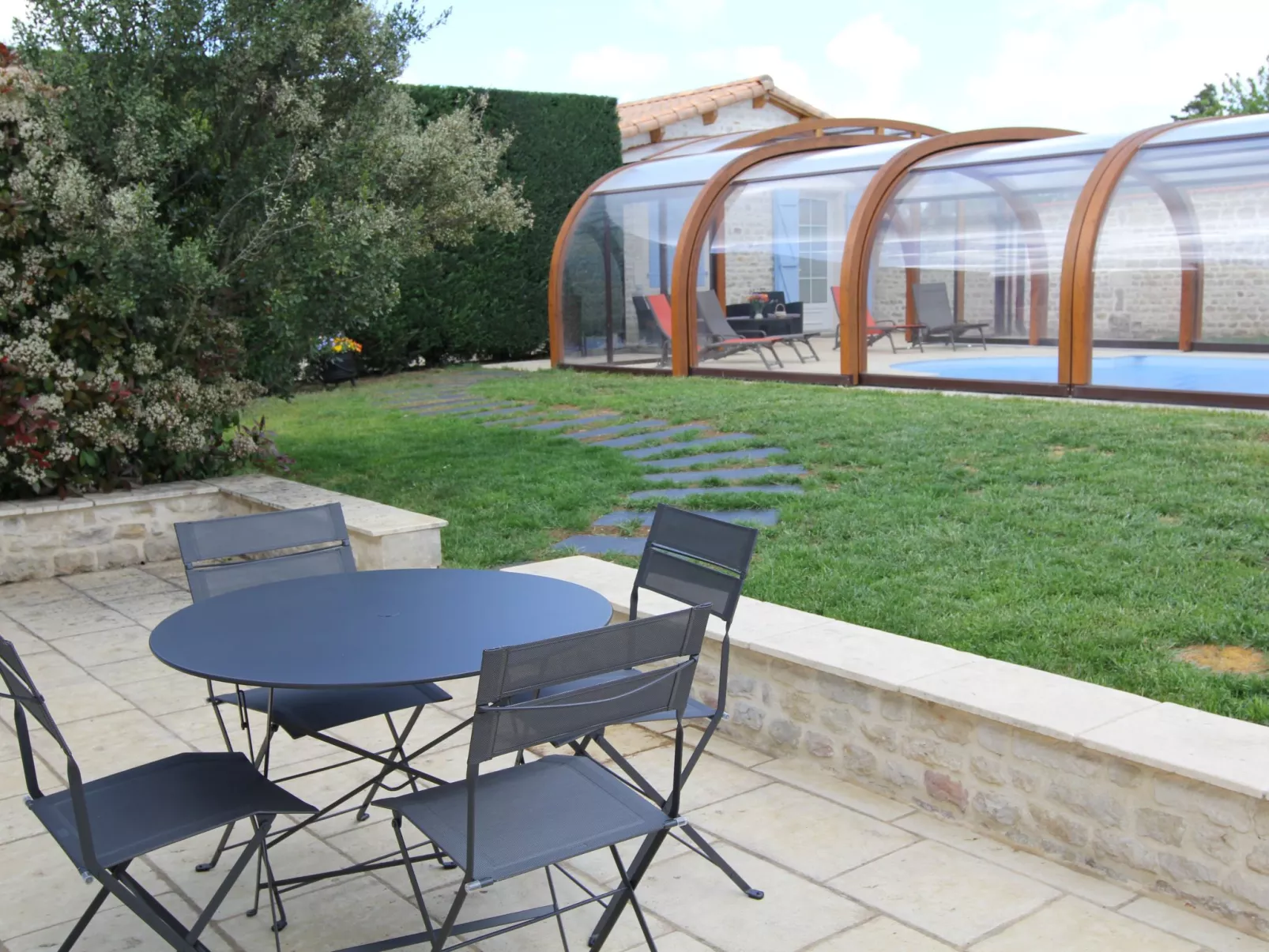 Villa "La Bergerie" mit Privatpool und Spa-Outside