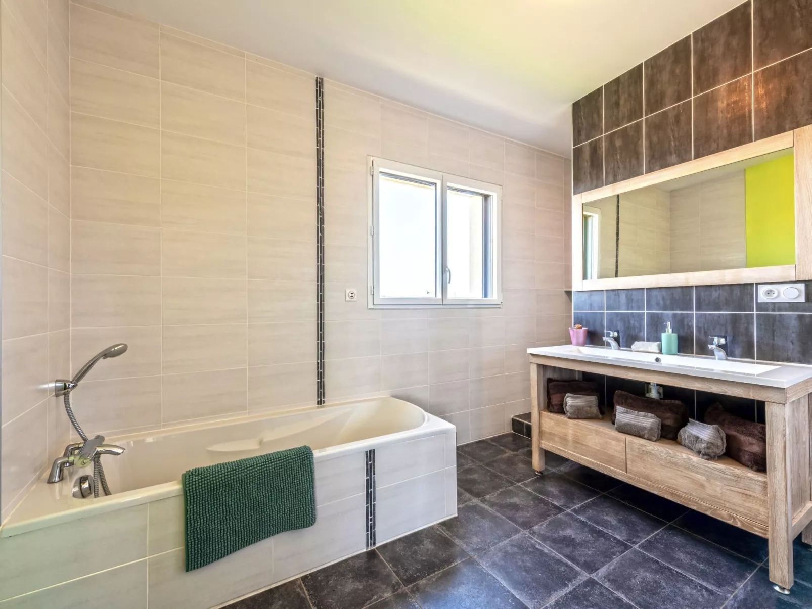 Ferienvilla "Ti Laouen" mit privatem Pool-Drinnen