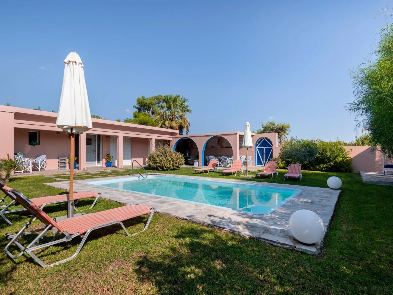 Wunderschöne Ferienvilla Sofia 2-Dehors