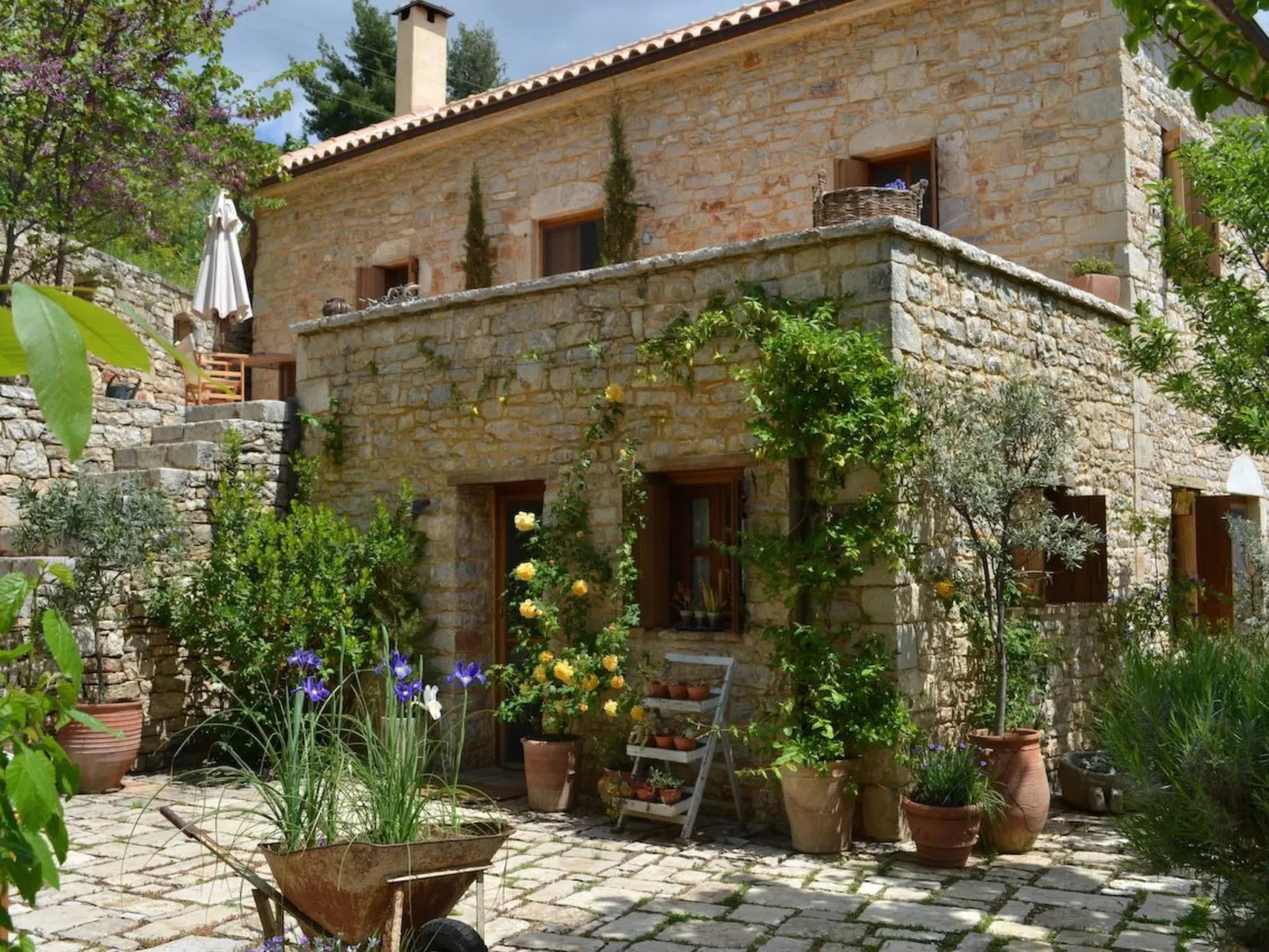 "Stone Retreat"-Dehors