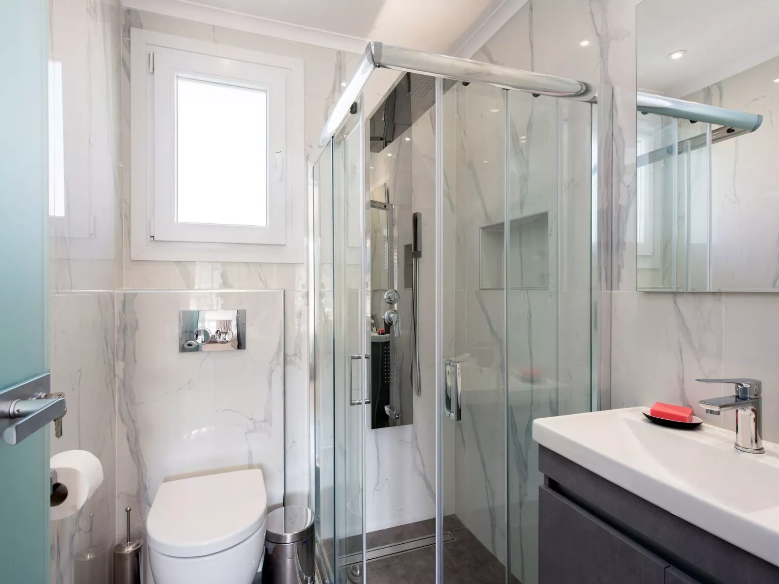 Elegantes Apartment mit zwei Schlafzimmern in Kassiopi-Inside