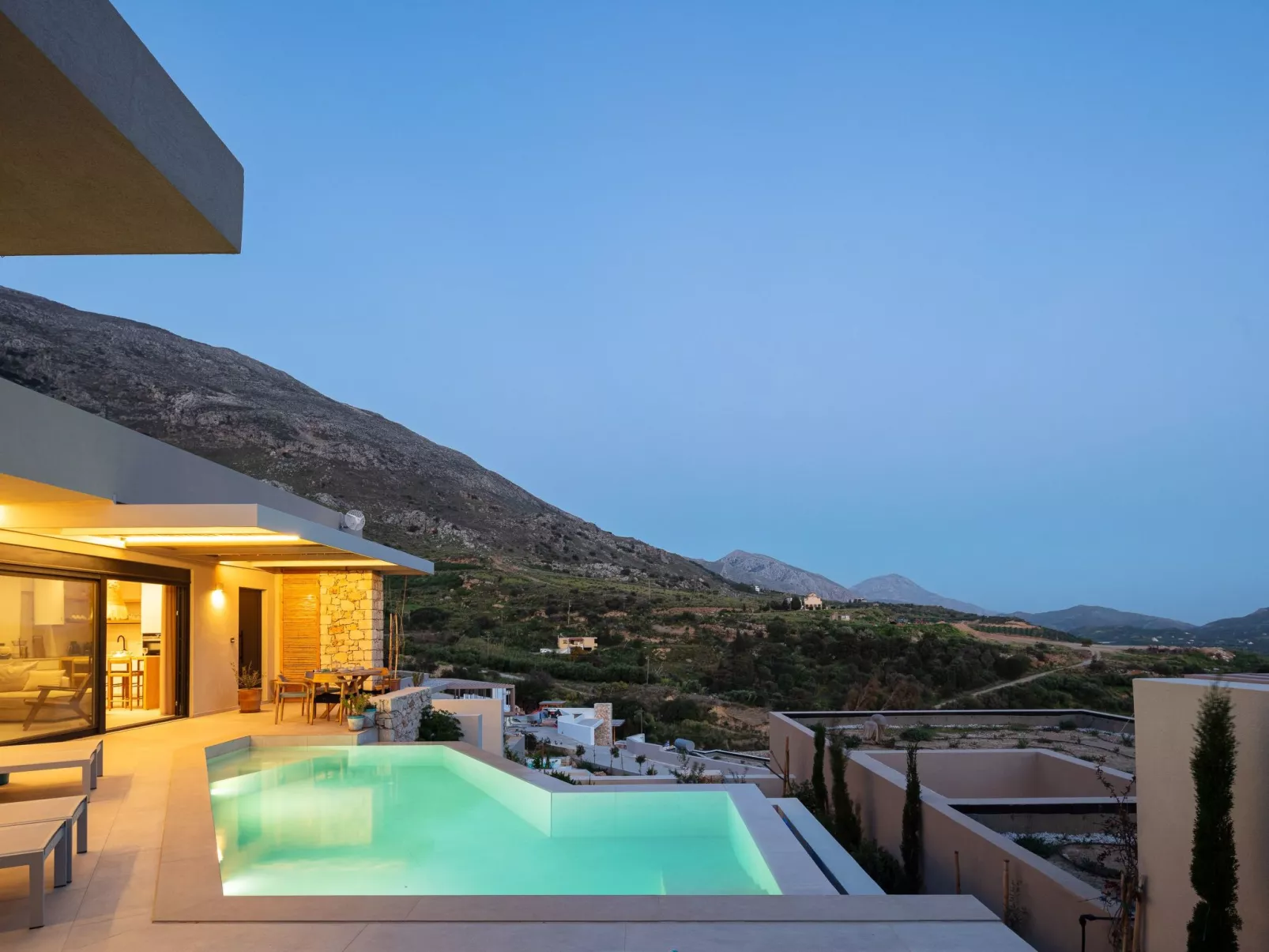 "Serenity" mit eigenem Pool-Outside