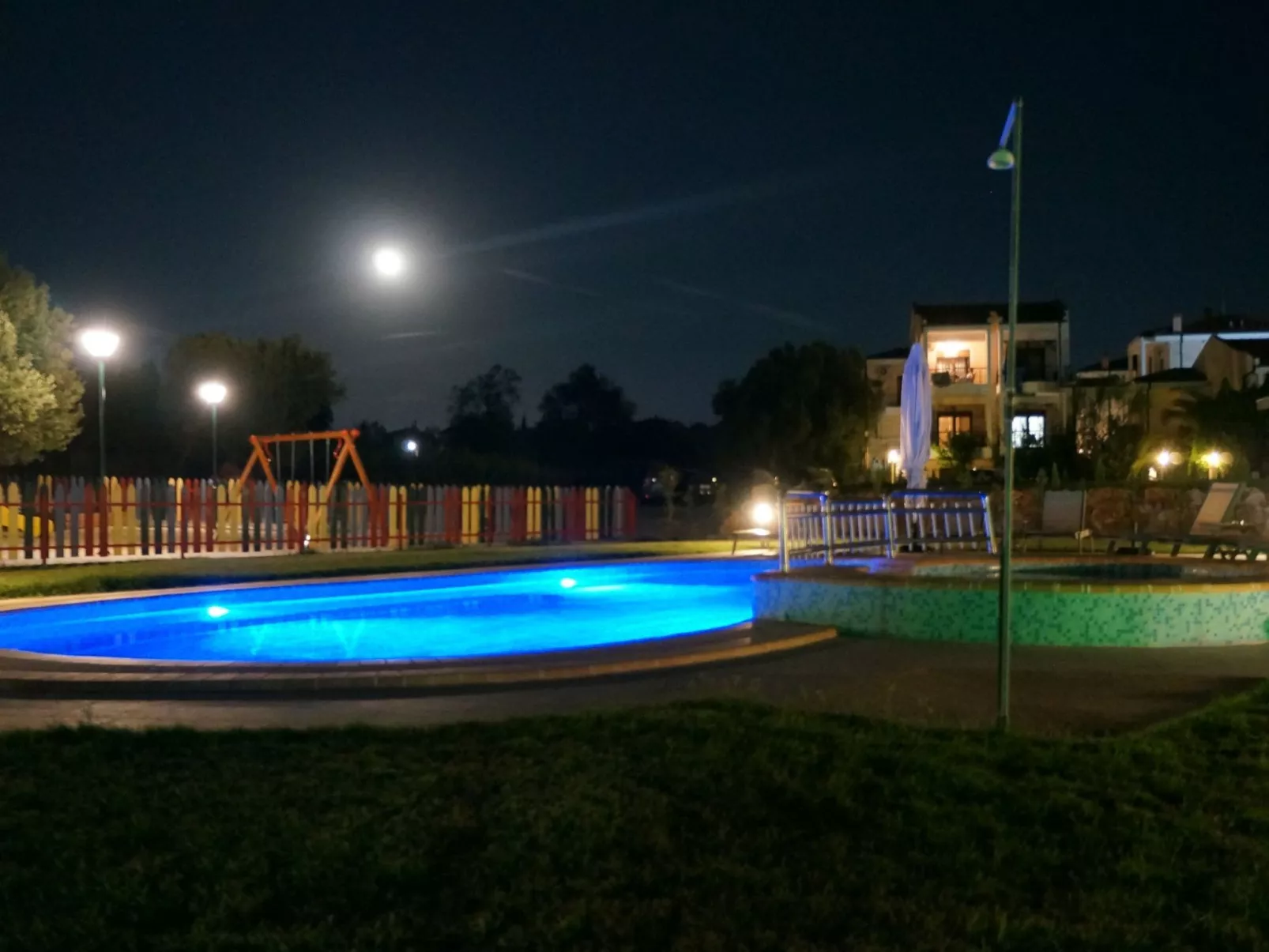 Finikas Garden Studios Pool Garten-Outside