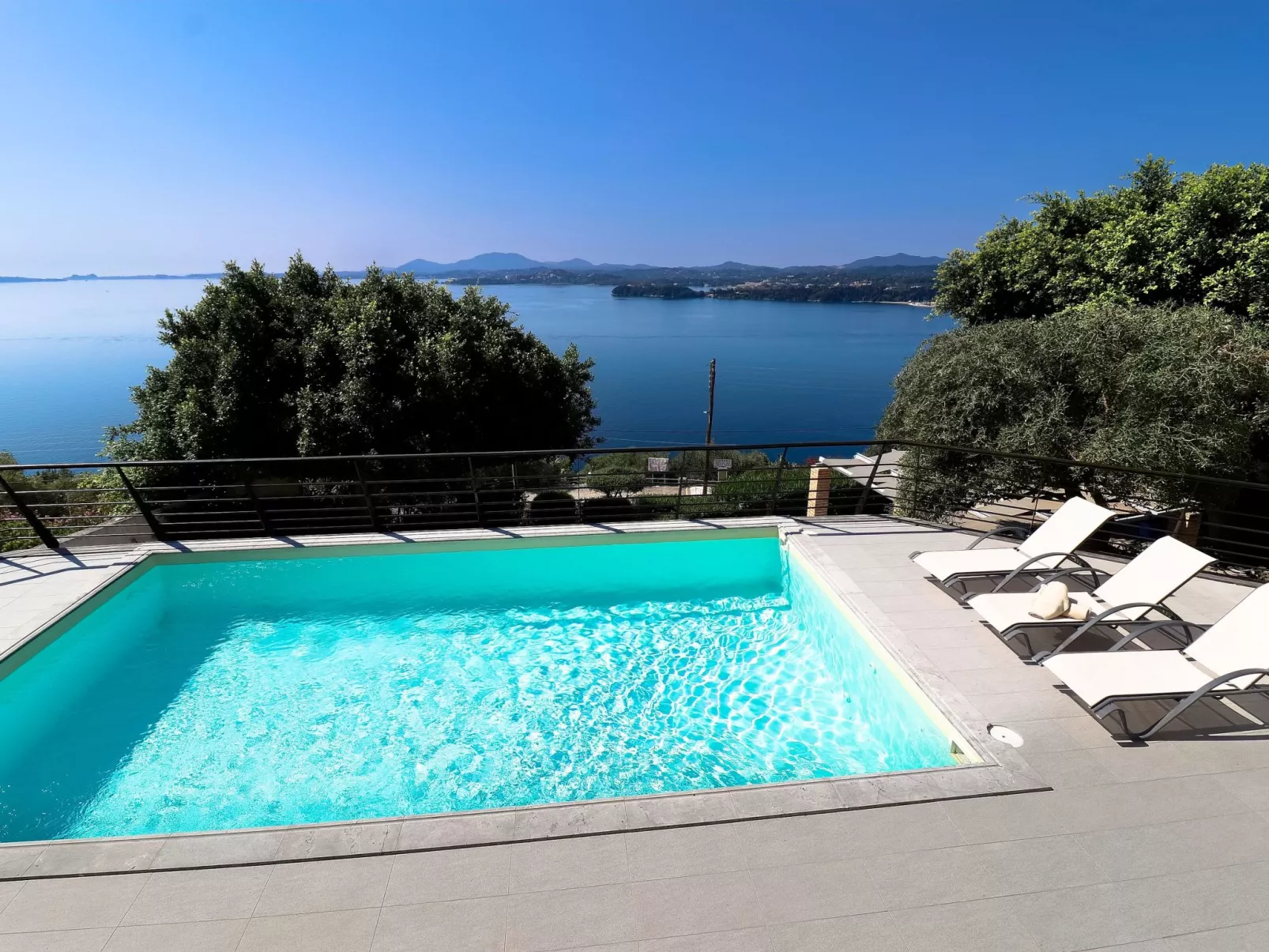 "Faiax" mit eigenem Pool-Draußen