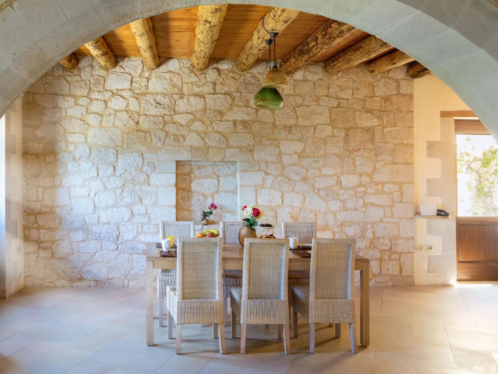 "Villa Erontas" mit Blick auf das Wasser-Inside