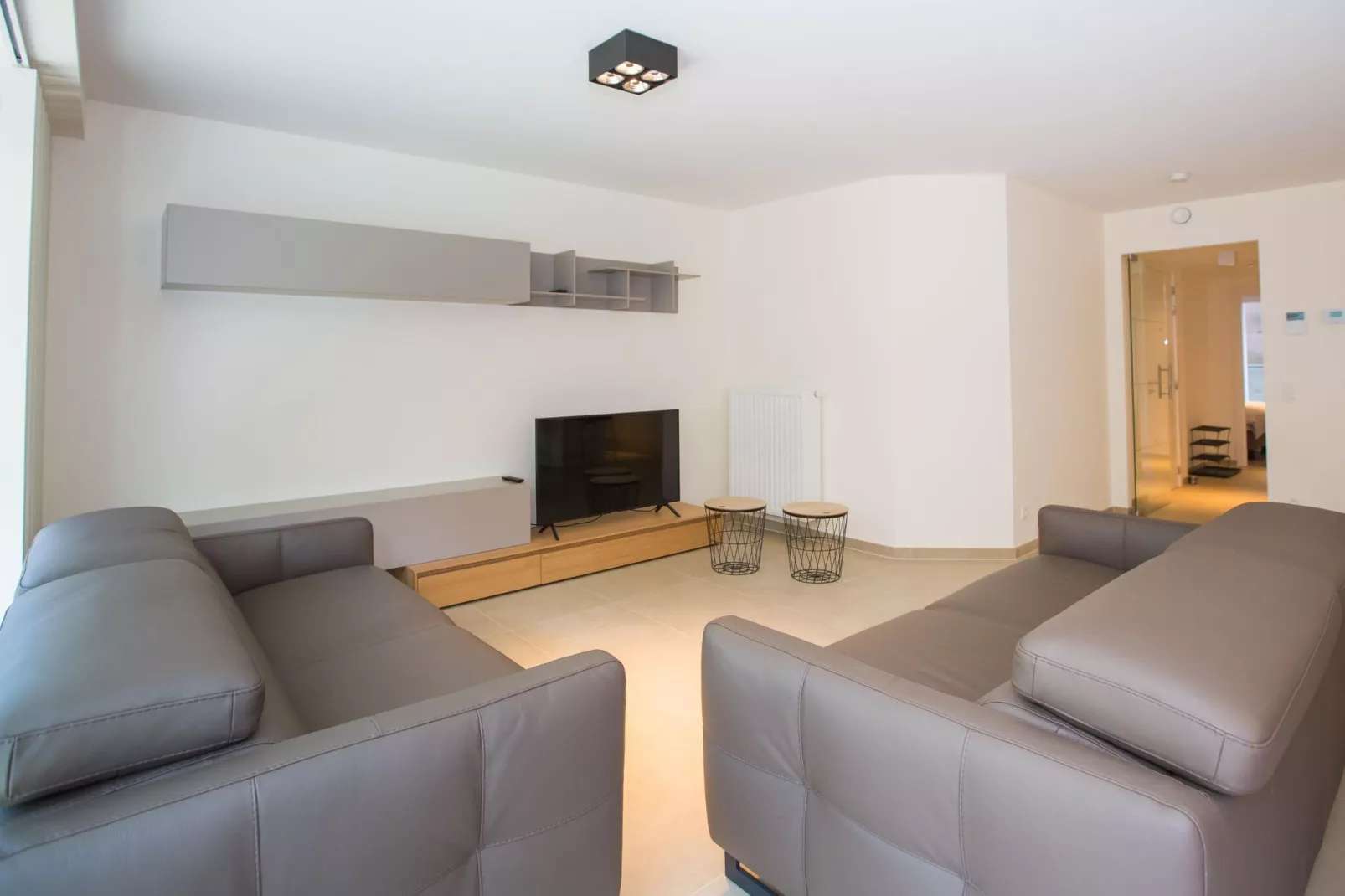 RIVA / 0101  GAR 282-Living room