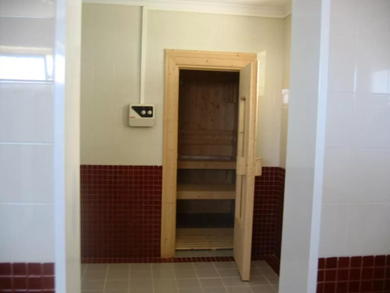 Meerblick First Line mit 2 Pools 1-Image-tags.info