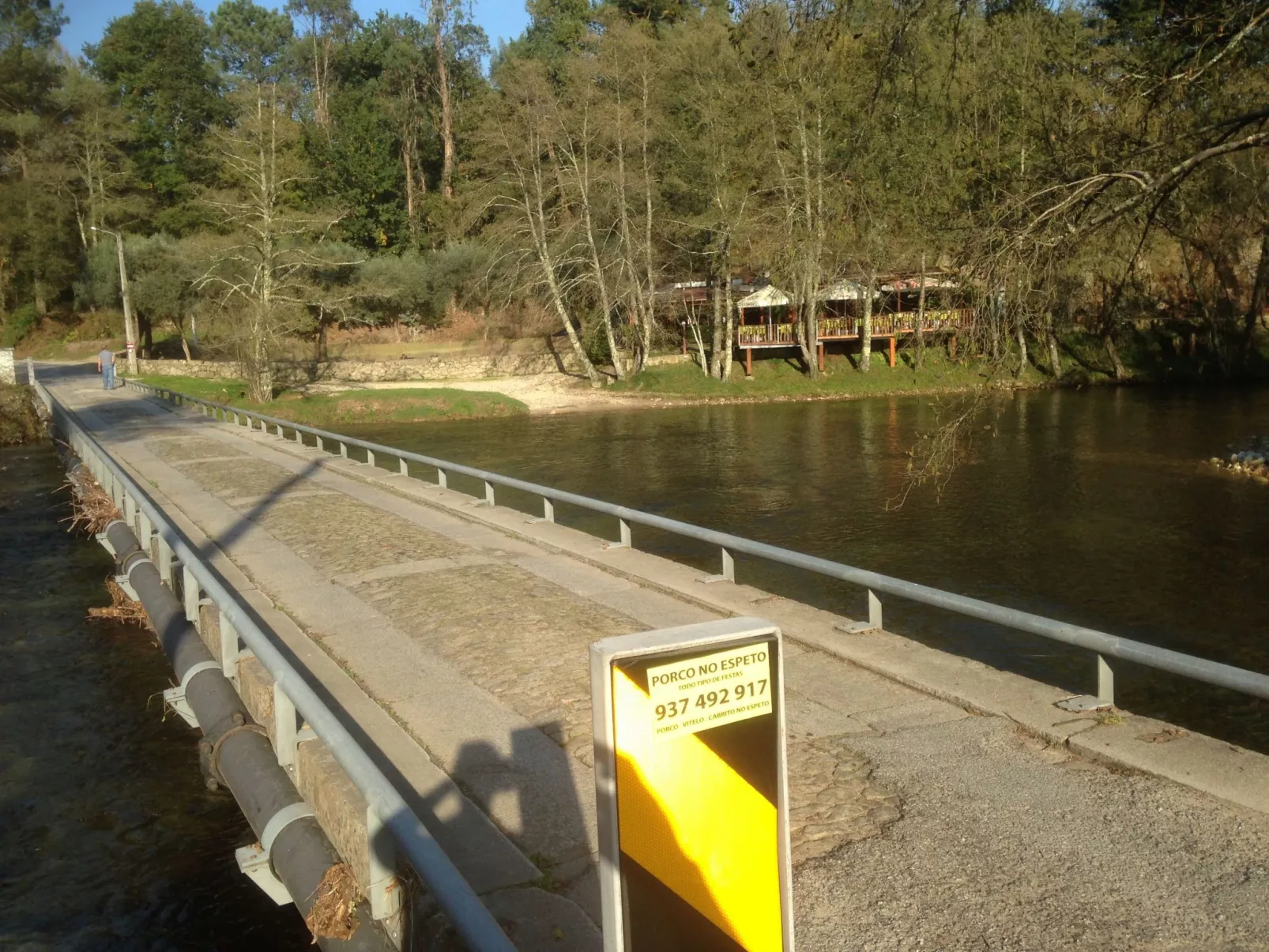 "Großvaters Häuschen" mit Kamin-Draußen