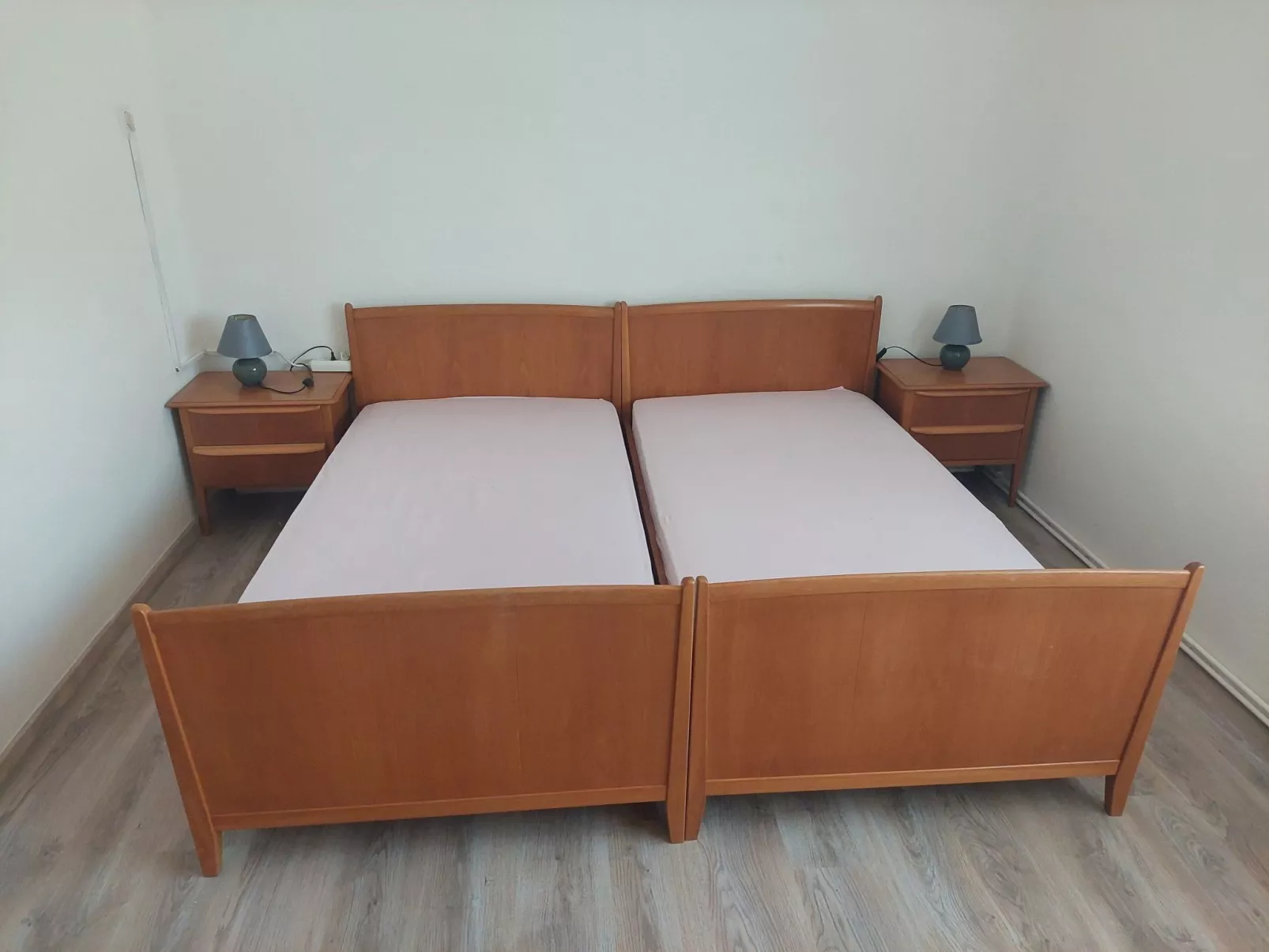 Schönes Ferienhaus mit sehr großem Pool-Dedans