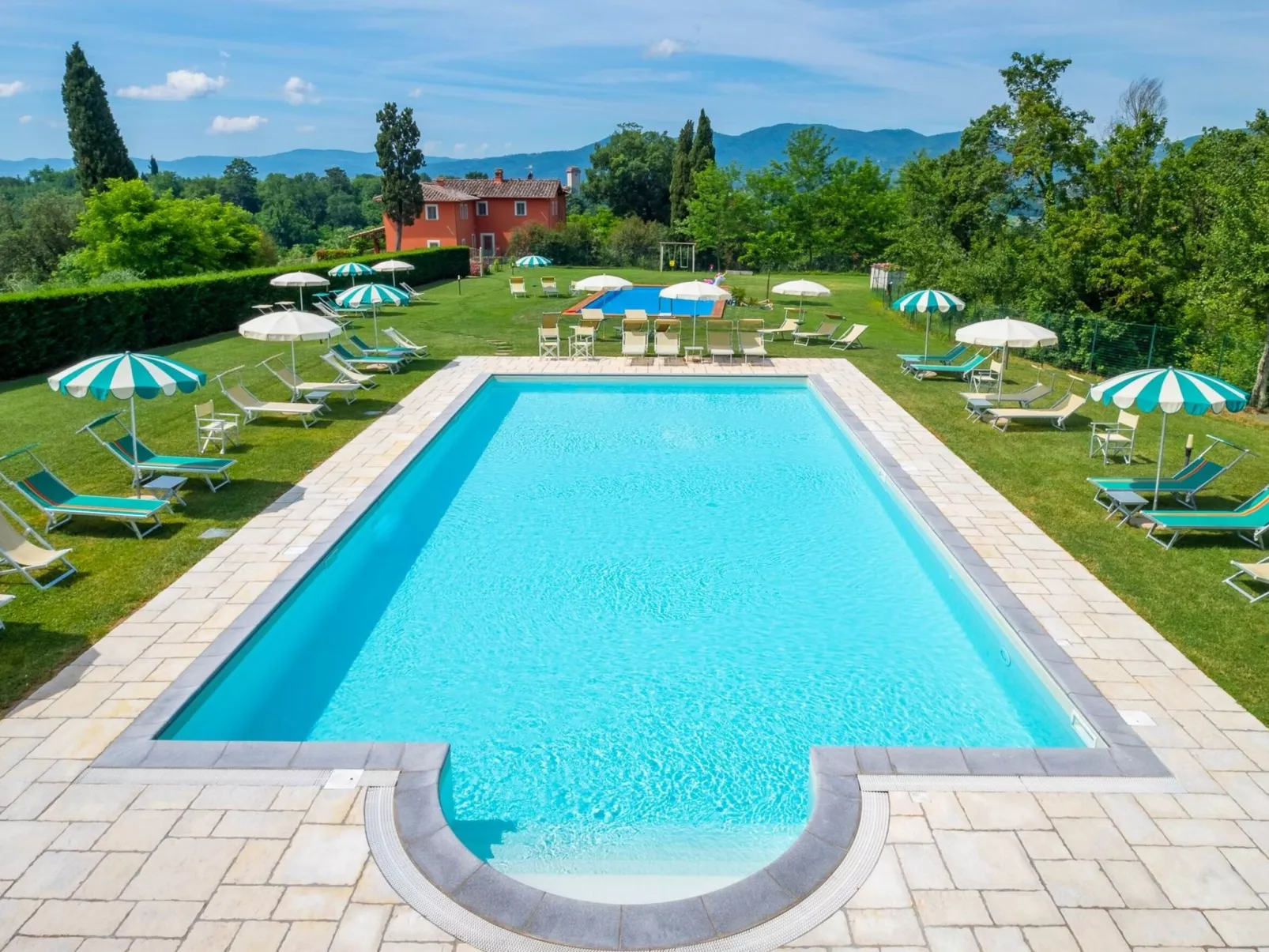 "Cascia T4 Rota" mit Pool-Dehors