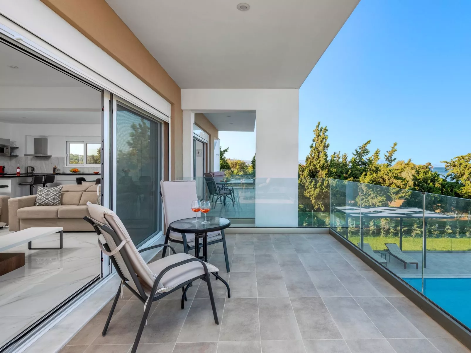 Strandvilla Viviane Paulos für 12 Personen-Dedans