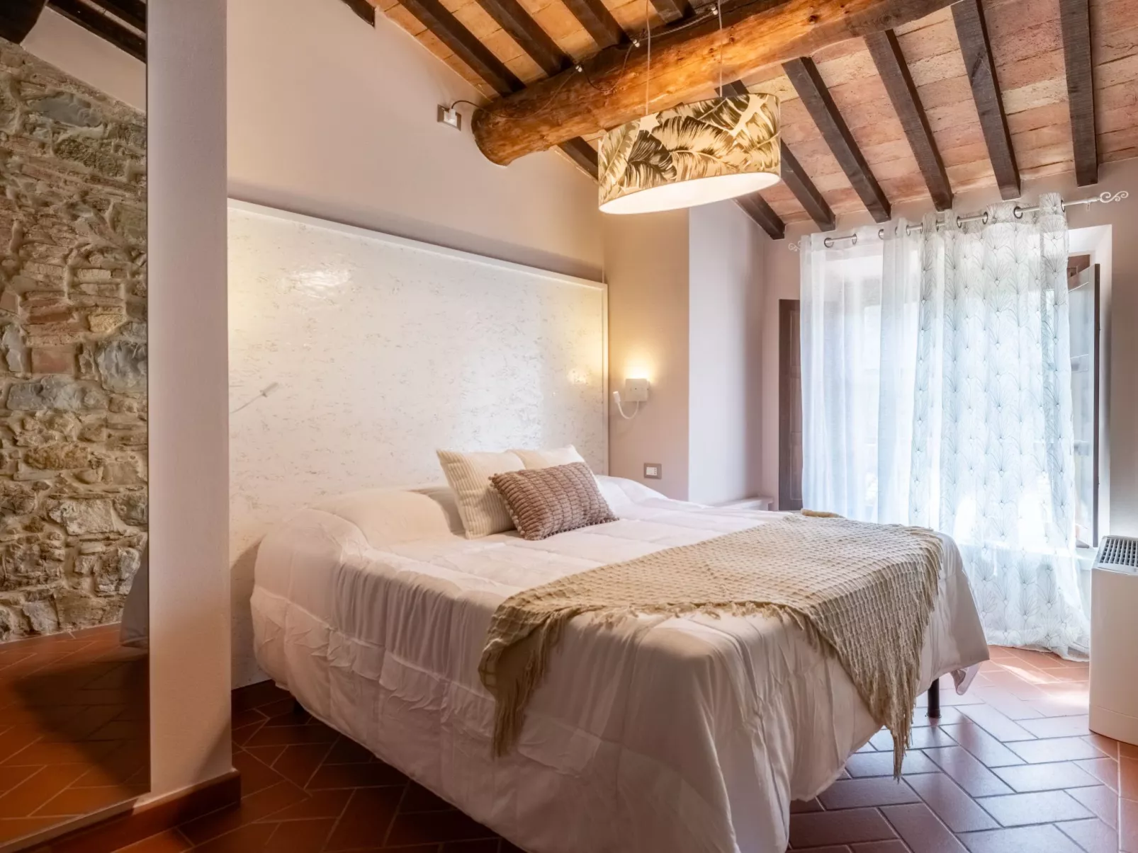 Für 10 Personen und 4 Kinder in Chianni, Toskana (Provinz Pisa)-Inside