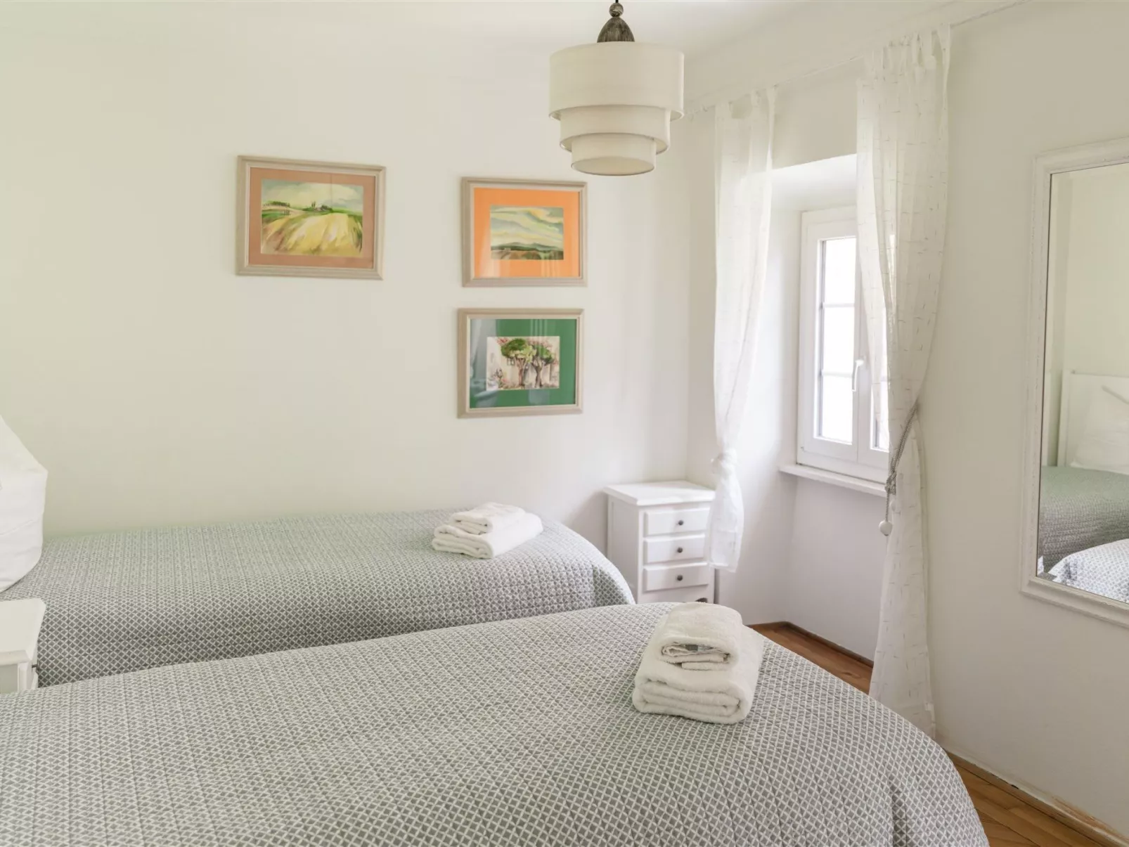 "Palazzo Branca" mit Blick auf den See.-Inside