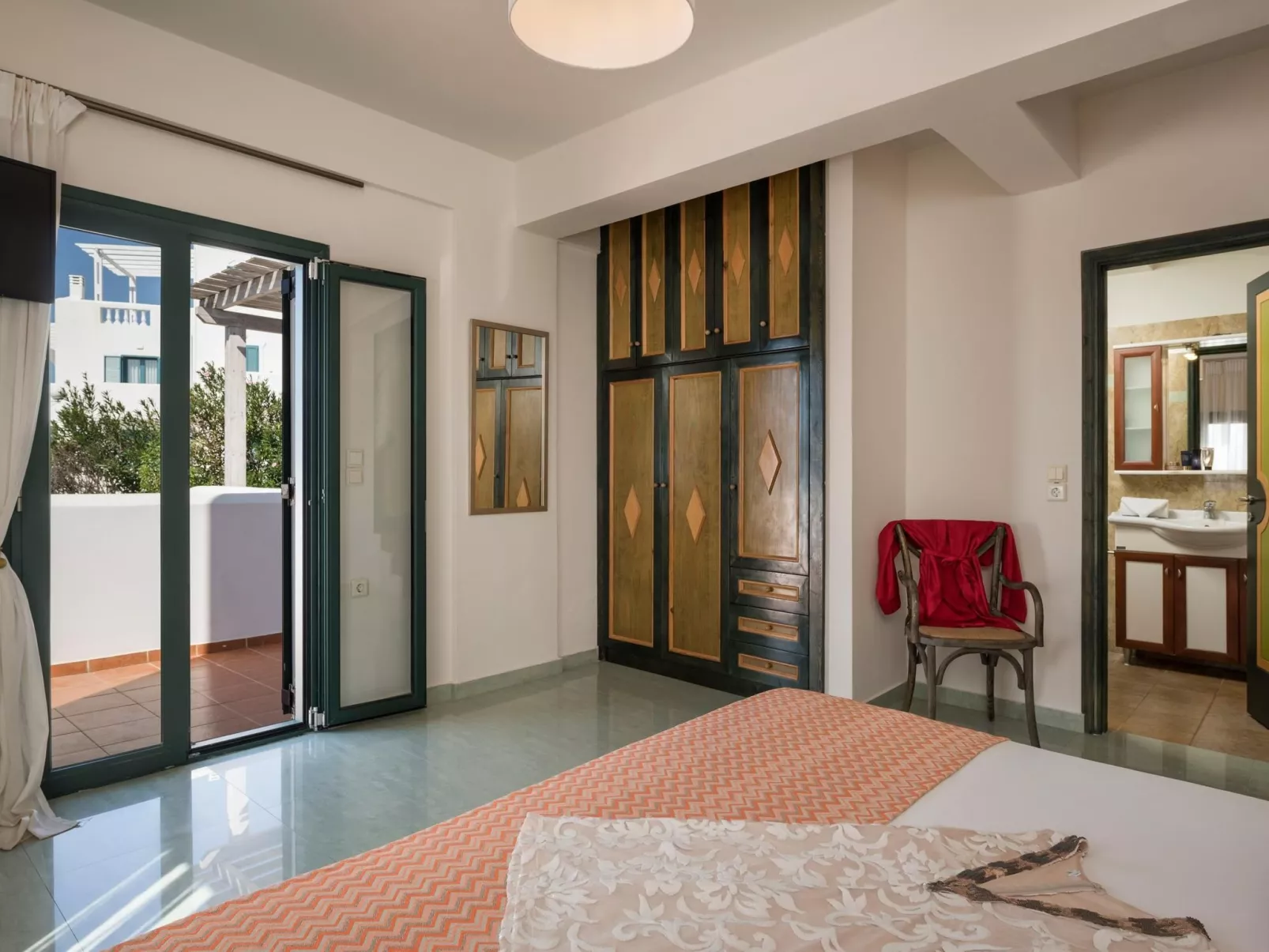 Luxuriöse Villa in Strandnähe mit Blick auf den privaten Pool-Image-tags.info