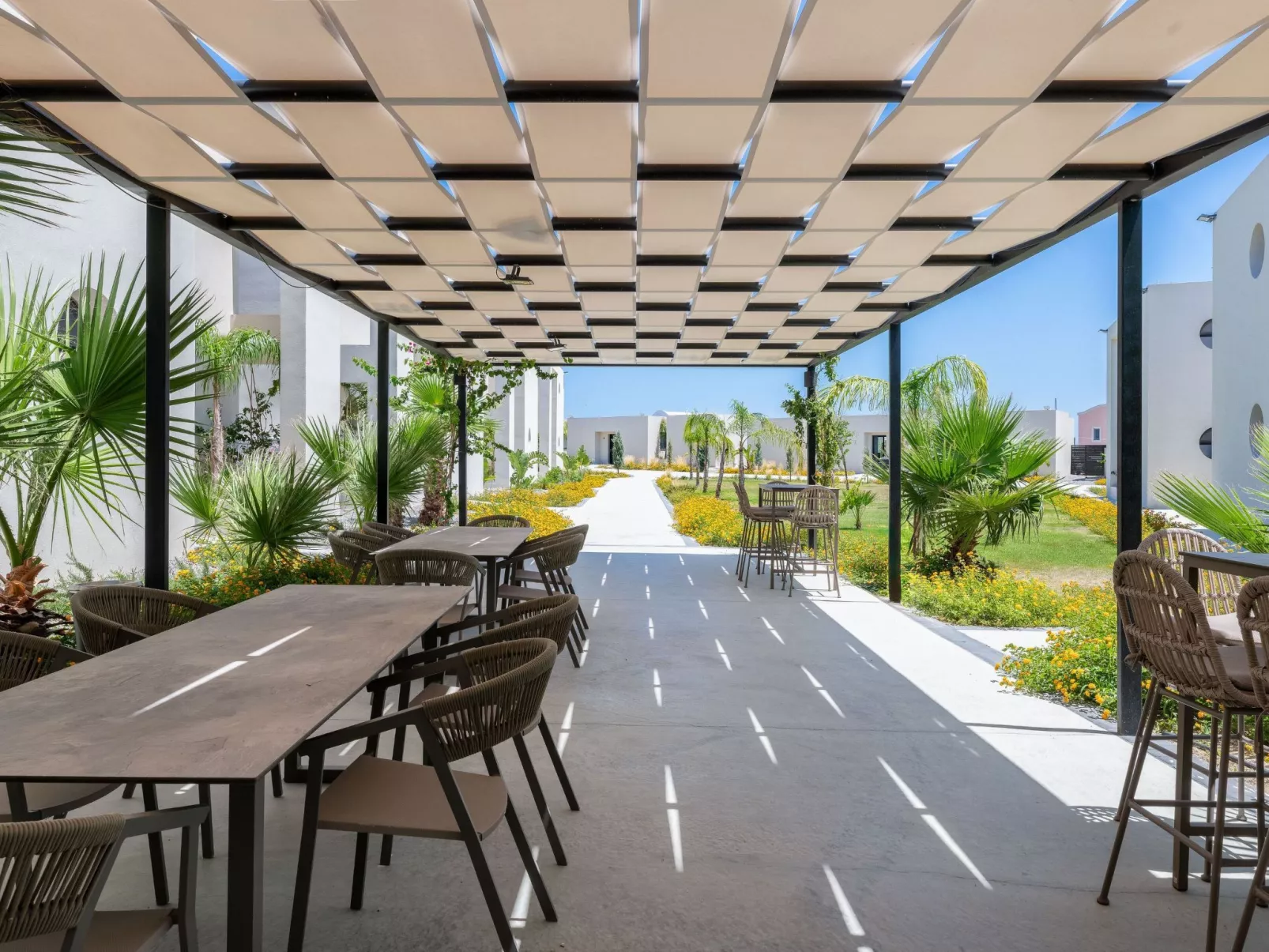 Trapezia Luxury Living -Türkis-Outside