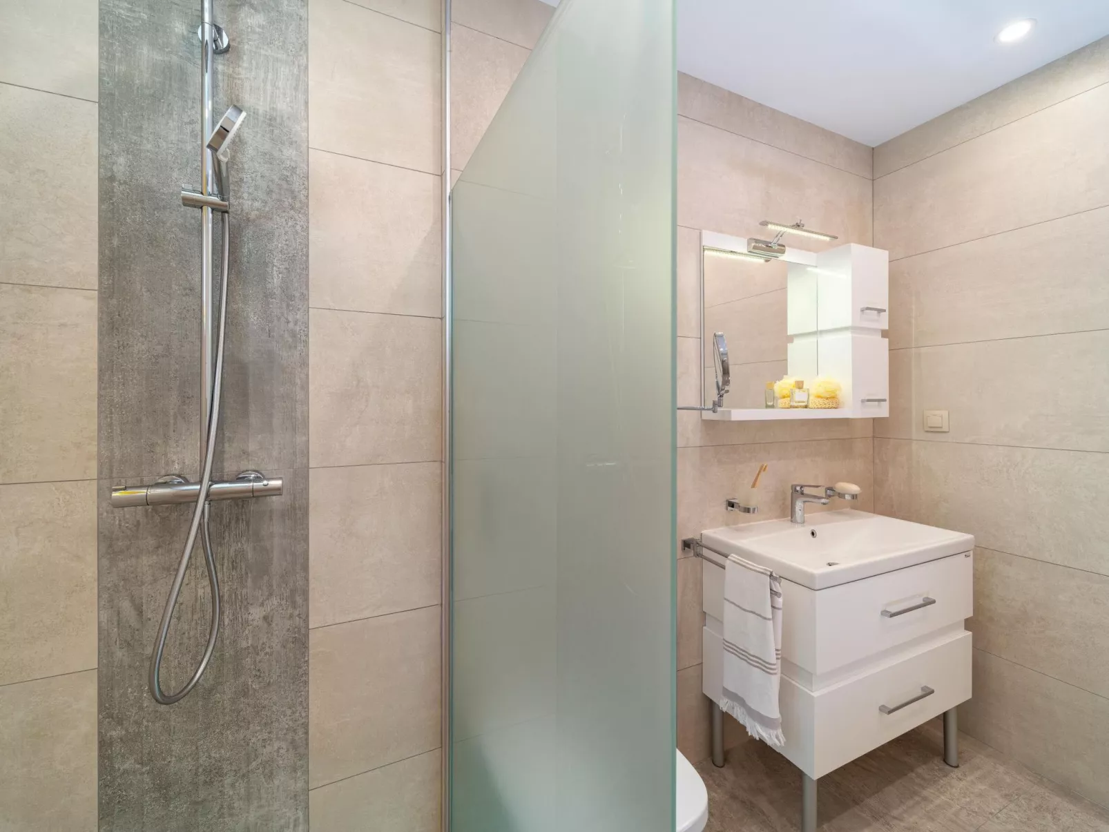 Schöne Ferienvilla Ilios-Image-tags.info