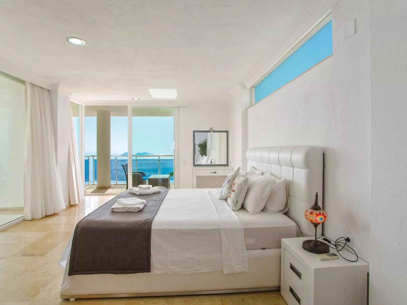 Villa für 10 P mit unglaublichem Ausblick-Dedans