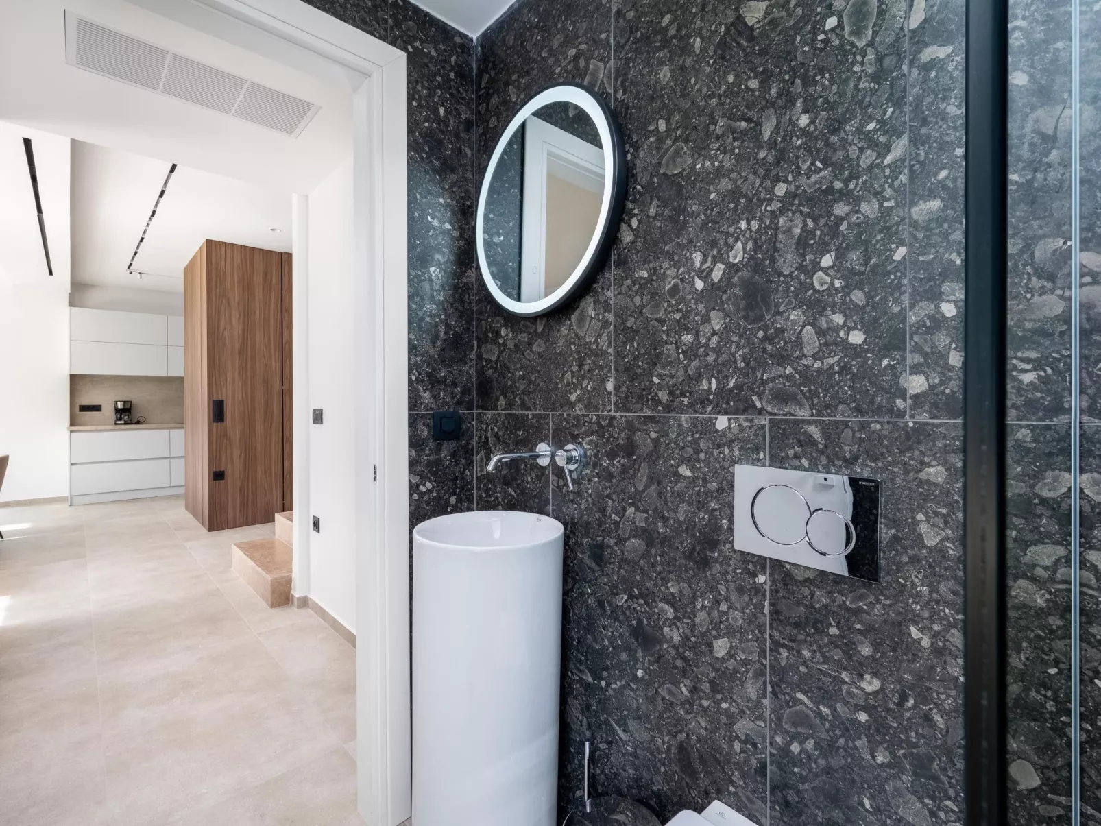 Haus Yiava-Image-tags.info