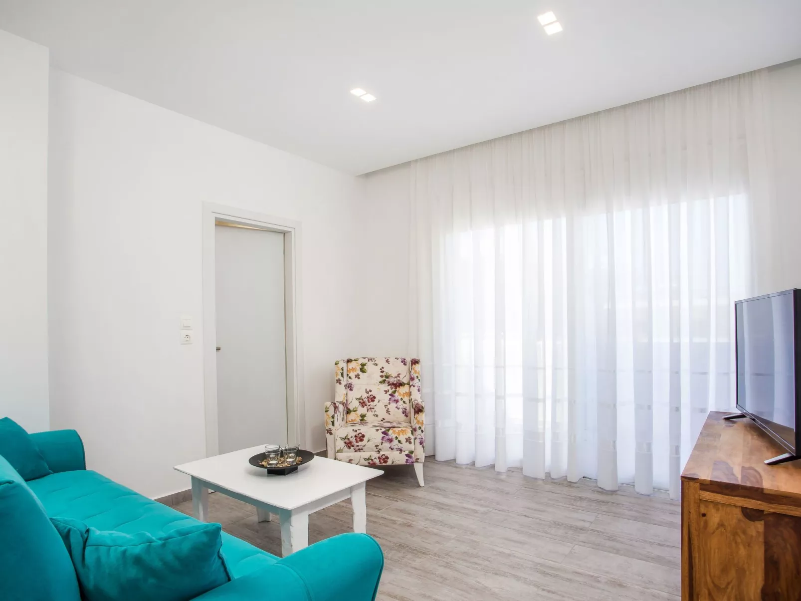 Ammos Apartment - in neu gebautem Designerhaus-Dedans