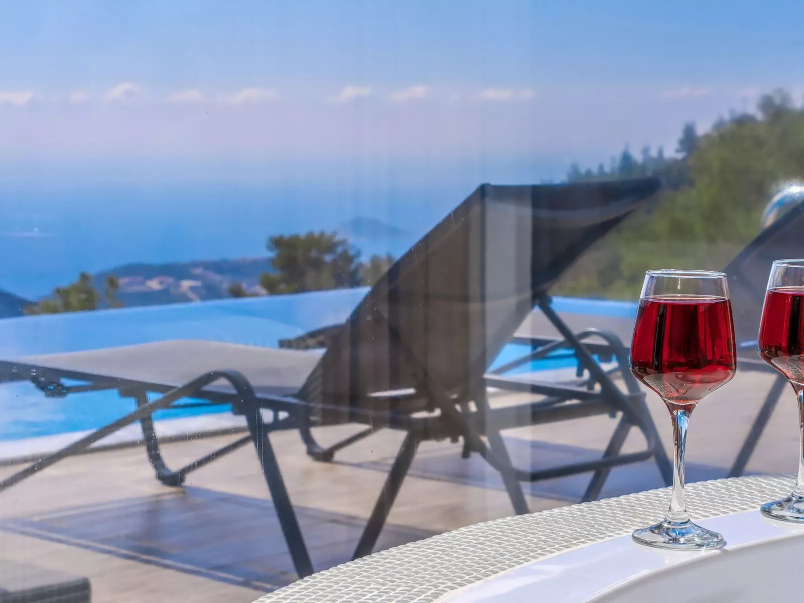 Schöne Villa mit Pool, Blick auf Meer und Tal-Draußen