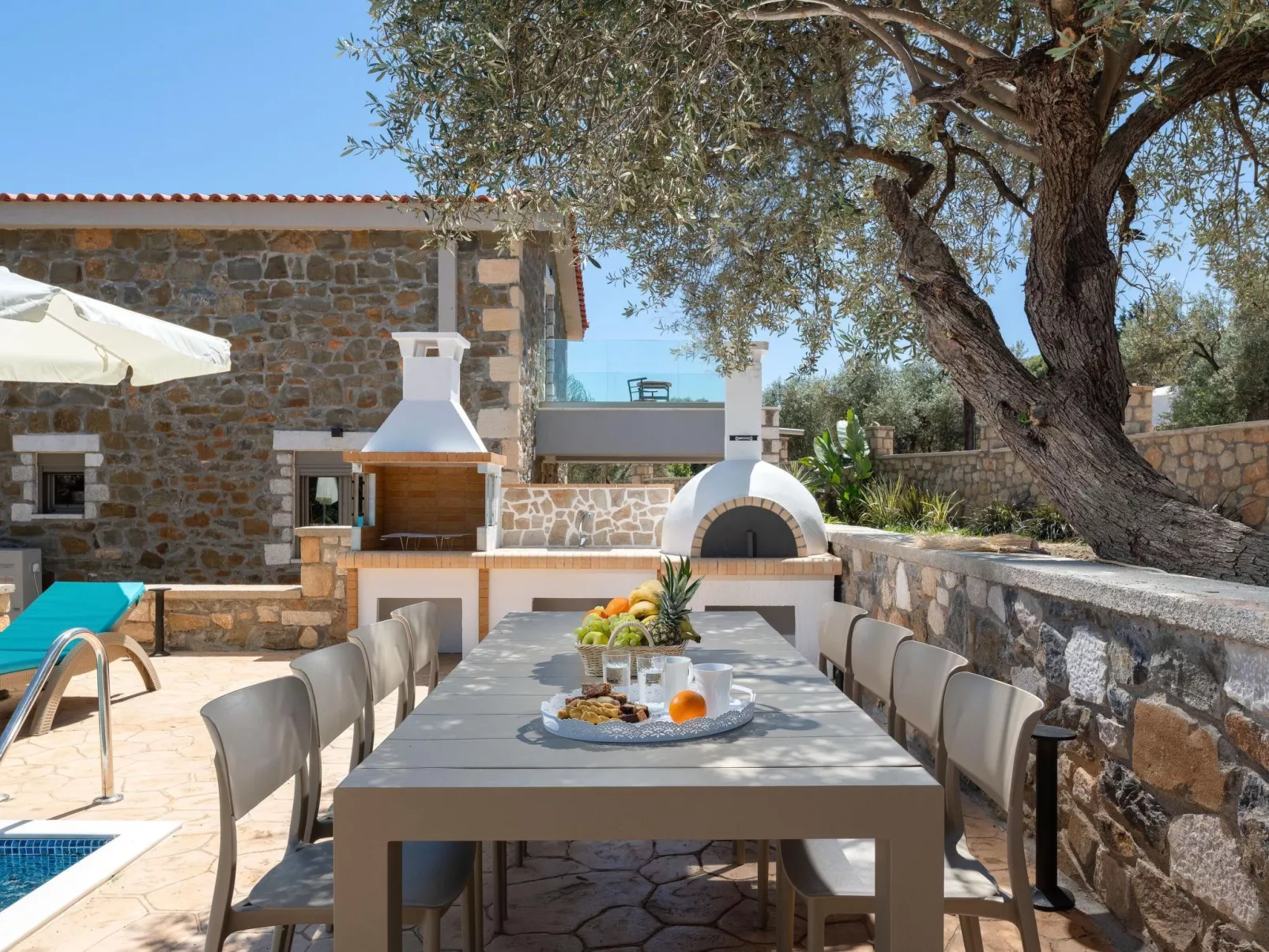 Für 6 Personen ca. 130 m-Outside