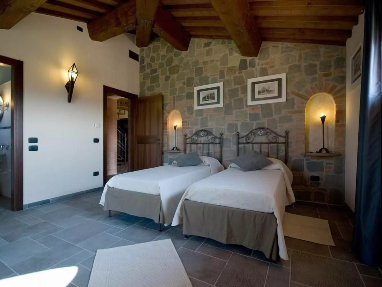 Villa Lestra Montelopio-Inside