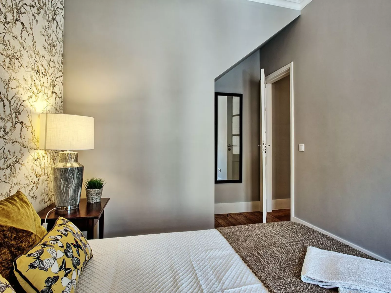 Angel's Chic Duplex-Image-tags.info