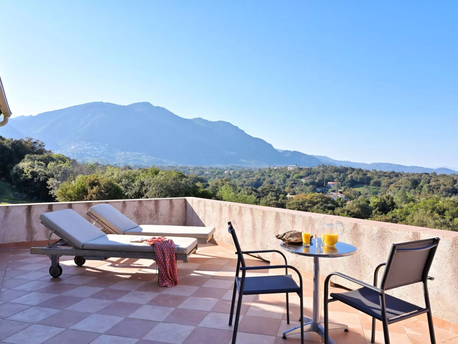 Villa mit Meerblick U Castagnu in geschützter Natur-Dehors
