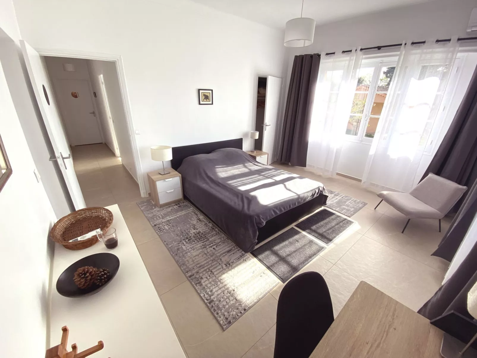 Geräumige und elegante Villa mit großem Garten, Swimmingpool und 3 Schlafzimmer-Inside