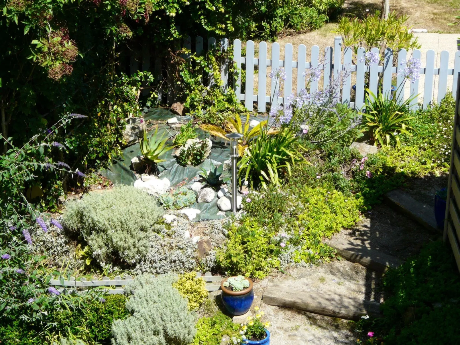 Mit Blick auf das Wasser-Outside