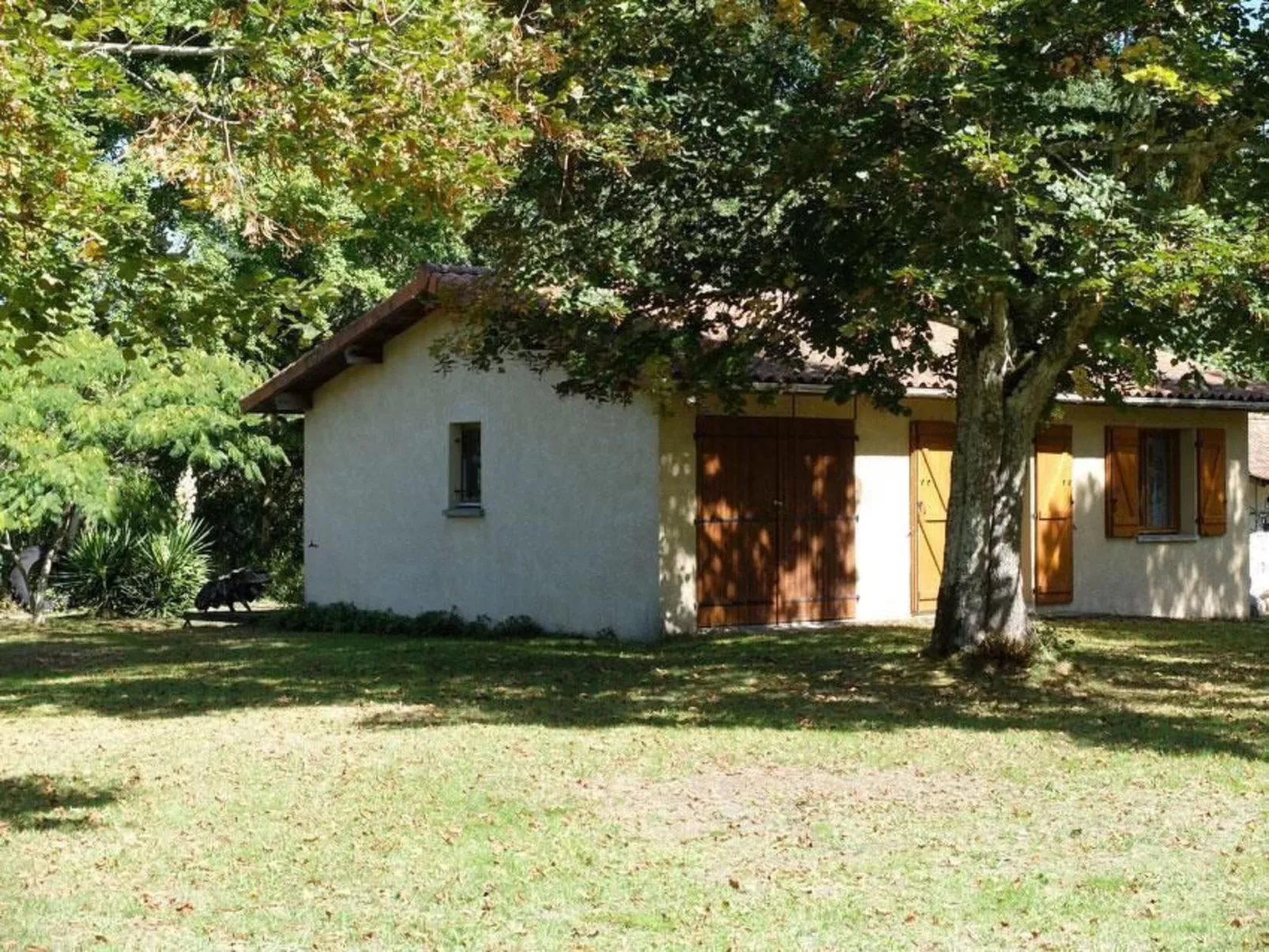 Gemütliches Ferienhäuschen im Grünen mit Terrasse-Draußen