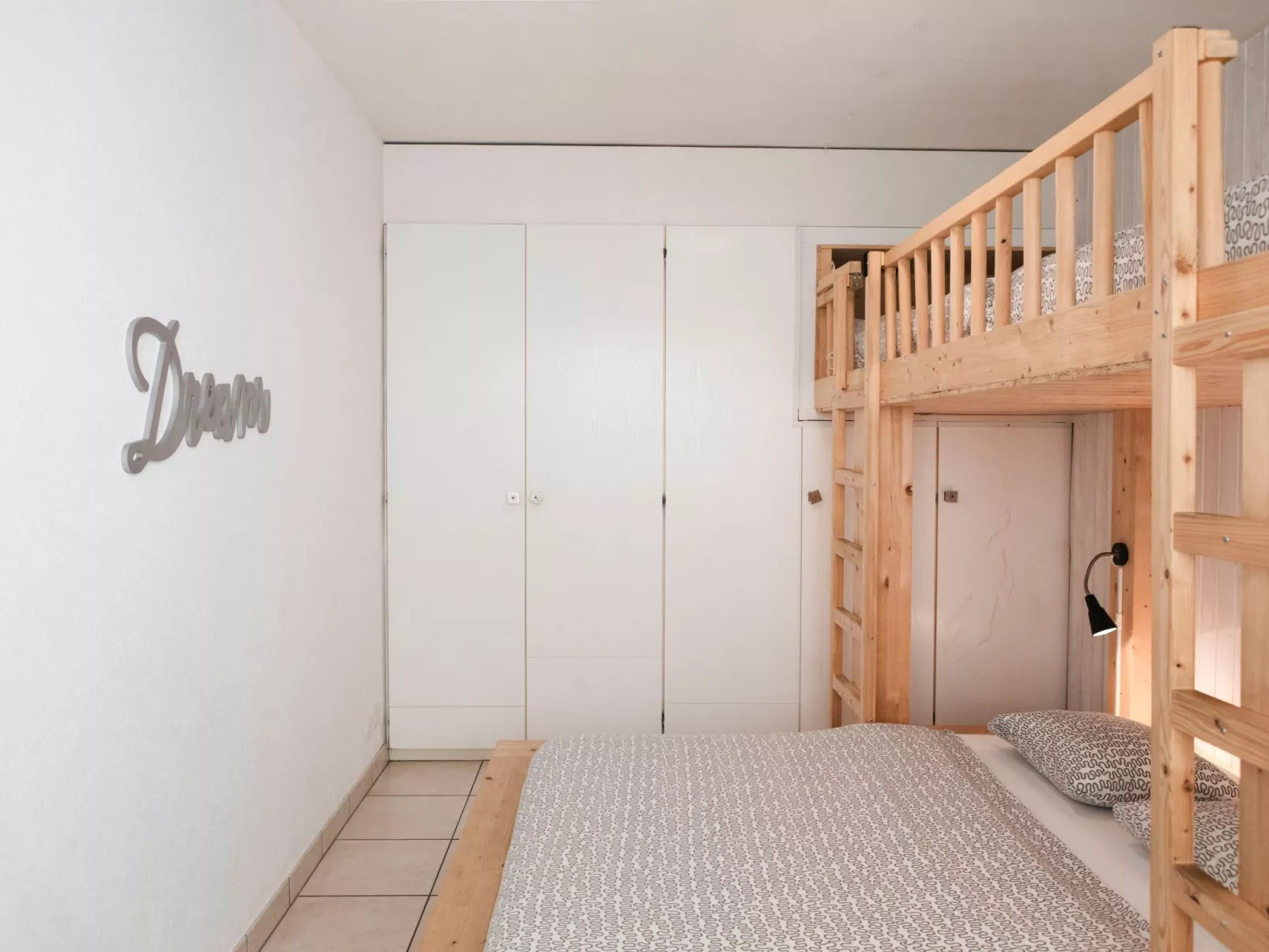 La Promenada-Drinnen