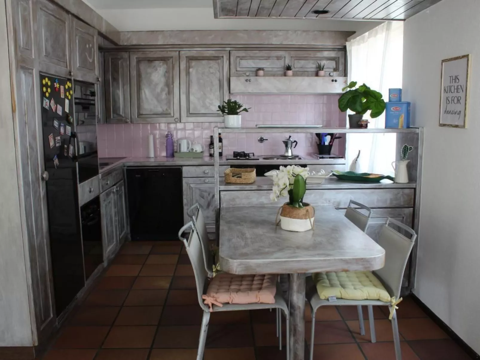 Wohnung mit blühender Terrasse, seenah-Drinnen