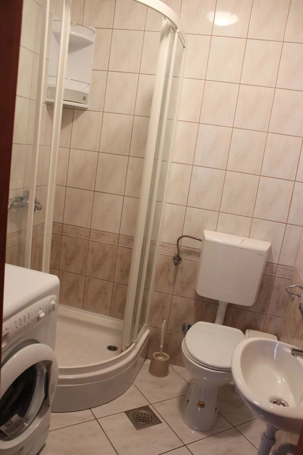 "Bribirska Obala" direkt am Strand-Drinnen