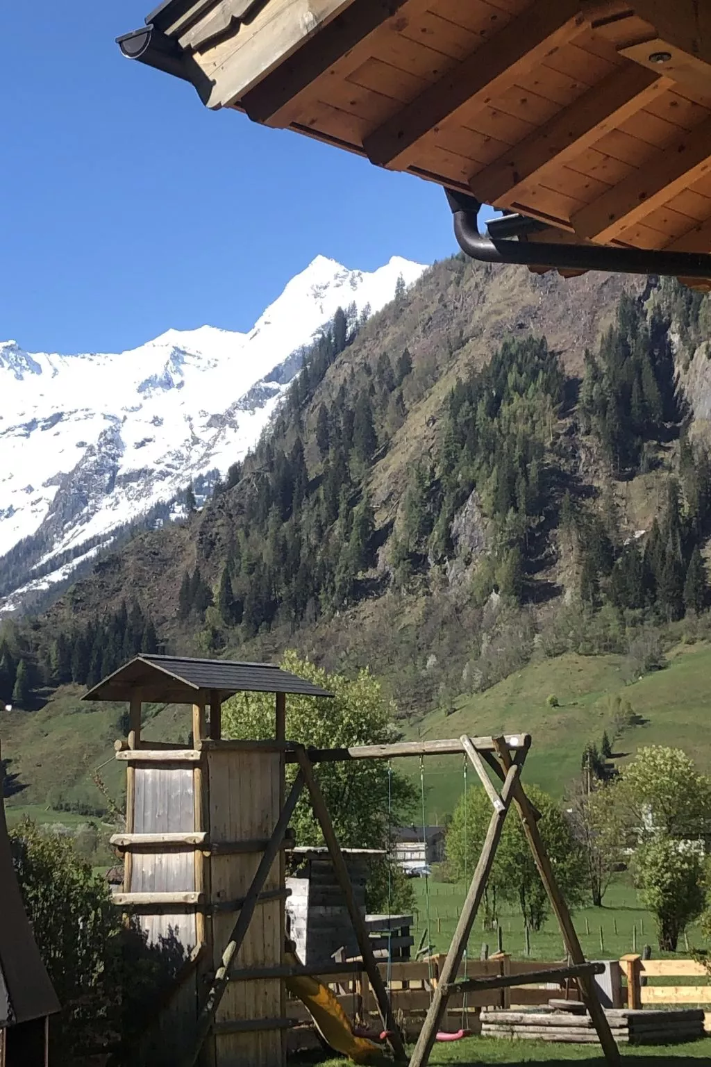 Villa mit Garten, Terrasse und Grill-Dehors