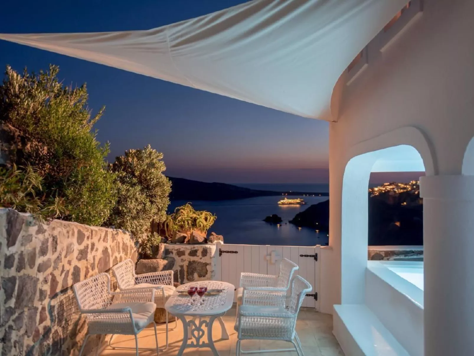 Charaktervolle Villa mit Tauchbecken und fantastischer Aussicht-Outside