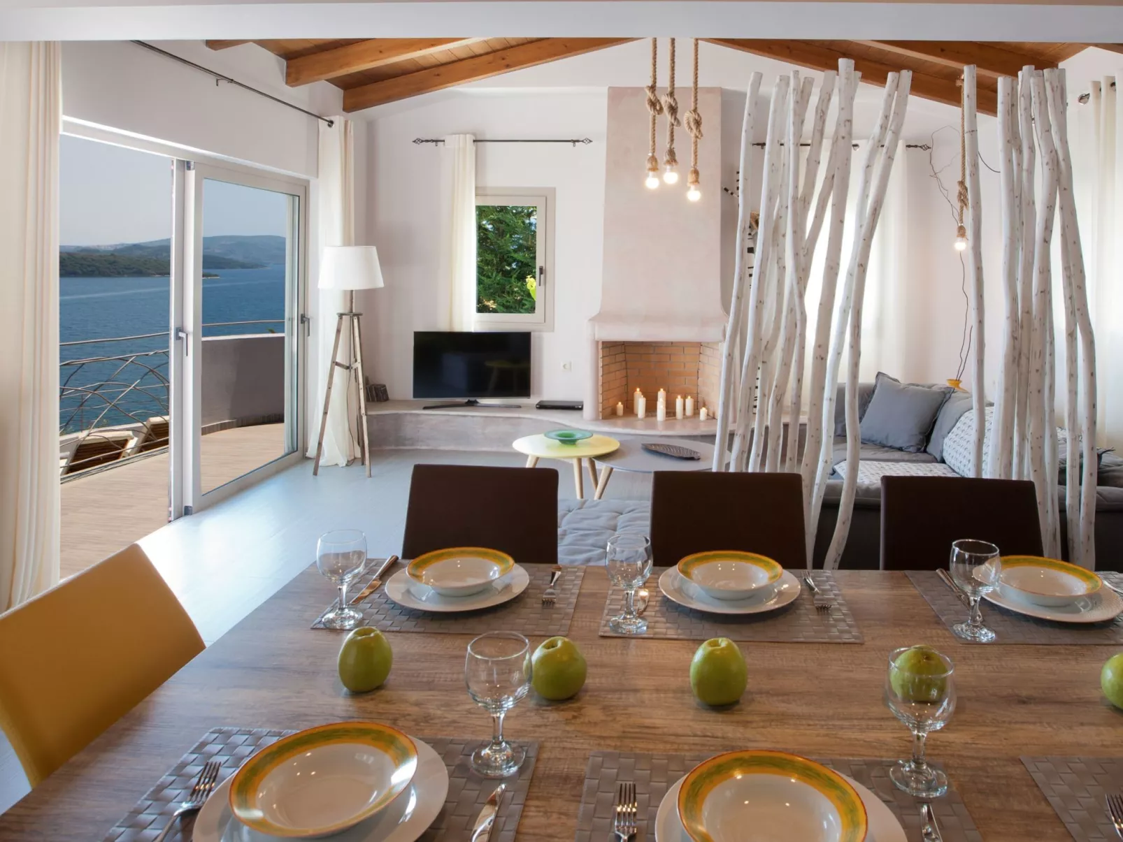 Herrliche Villa mit schönem Pool, Terrasse und Meerblick-Drinnen